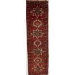 20TH CENTURY NORTH WEST PERSIAN ISLAMIC HERIZ FLOOR RUNNER RUG