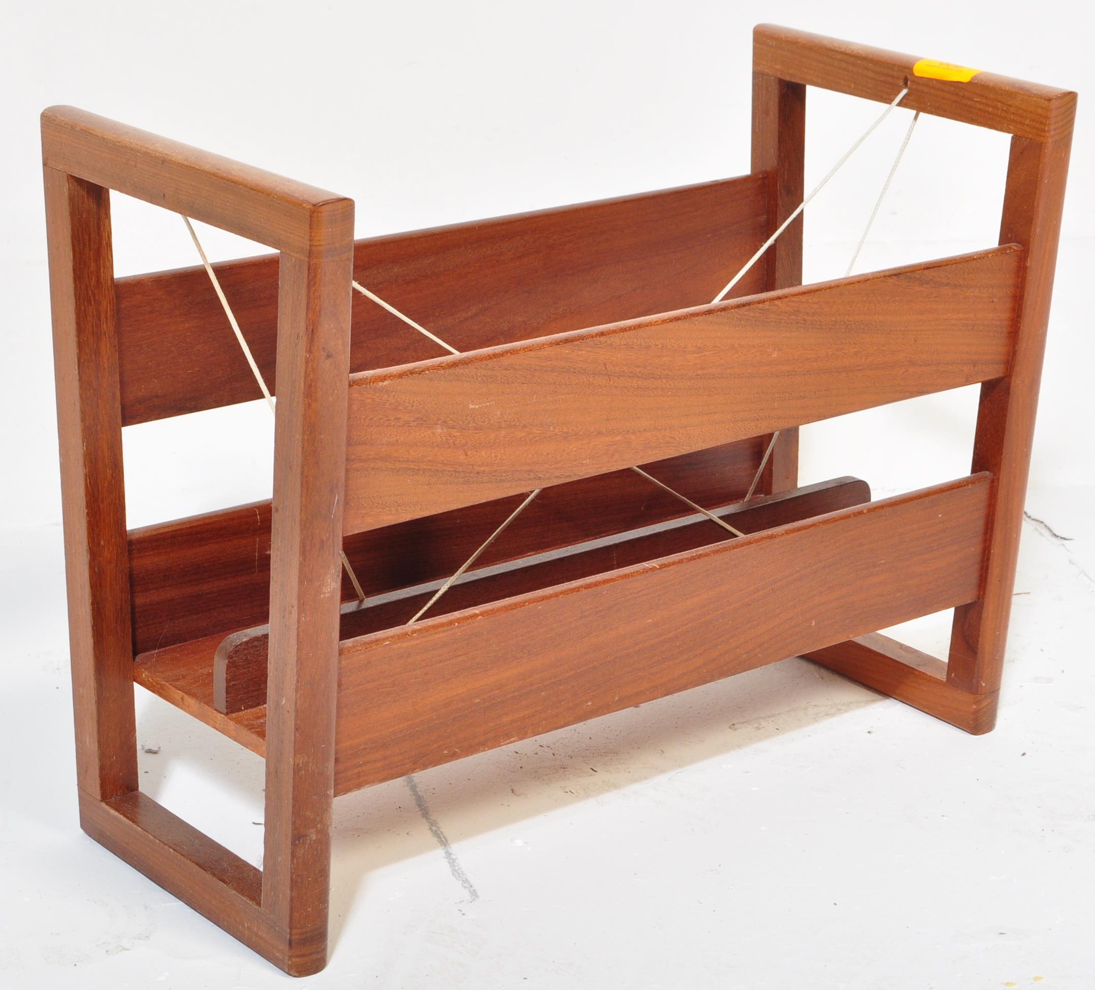 MANNER OF GUY ROGERS TEAK WOOD DANISH MAGAZINE RACK - Bild 4 aus 4