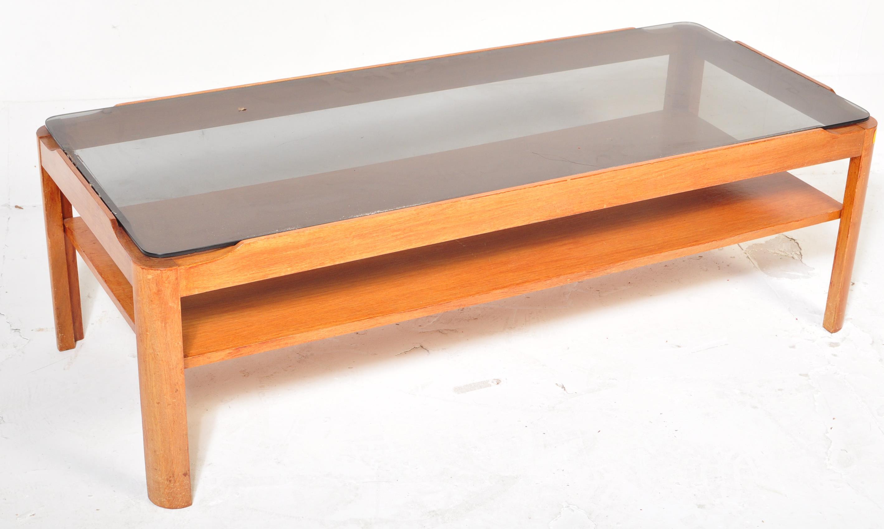 RETRO 1970S MYERS TEAK SMOKED GLASS COFFEE TABLE - Bild 2 aus 3