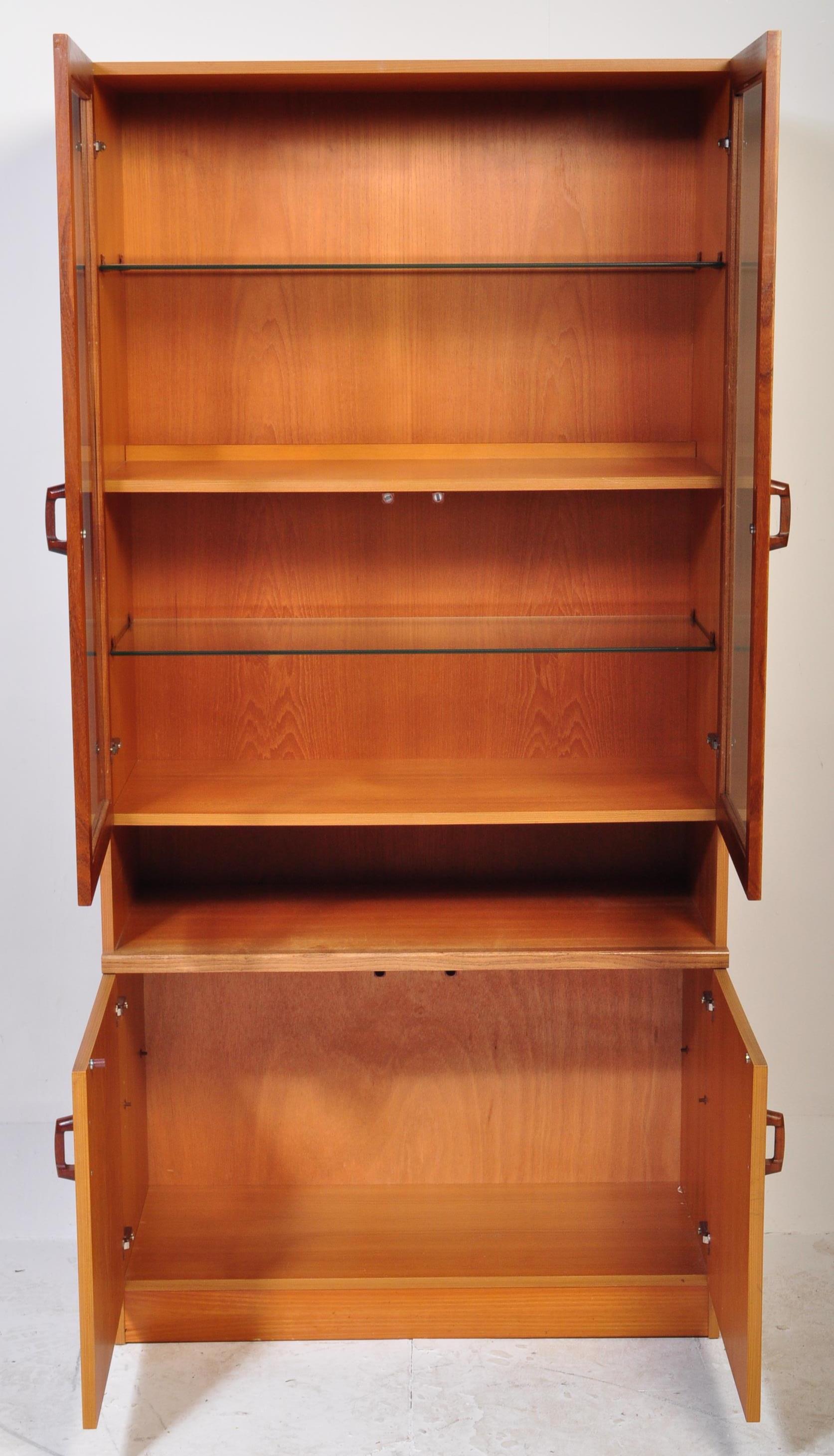 MID CENTURY G-PLAN TEAK WOOD DISPLAY CABINET BOOKCASE - Bild 3 aus 5