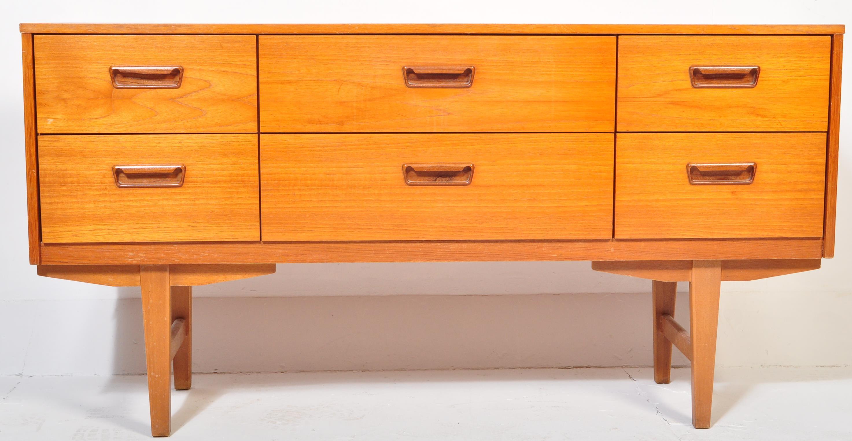 MID CENTURY TEAK 1960S TEAK DRESSING TABLE - Bild 3 aus 5