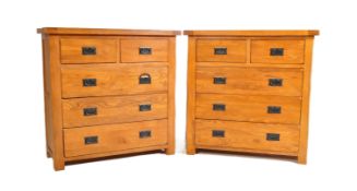 PAIR OF CONTEMPORARY OAK FURNITURE LAND CHEST OF DRAWERS