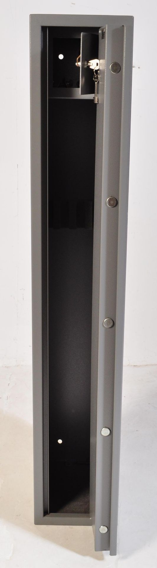 BRATTONSOUNDS - CONTEMPORARY METAL GUN SAFE CABINET - Image 3 of 6