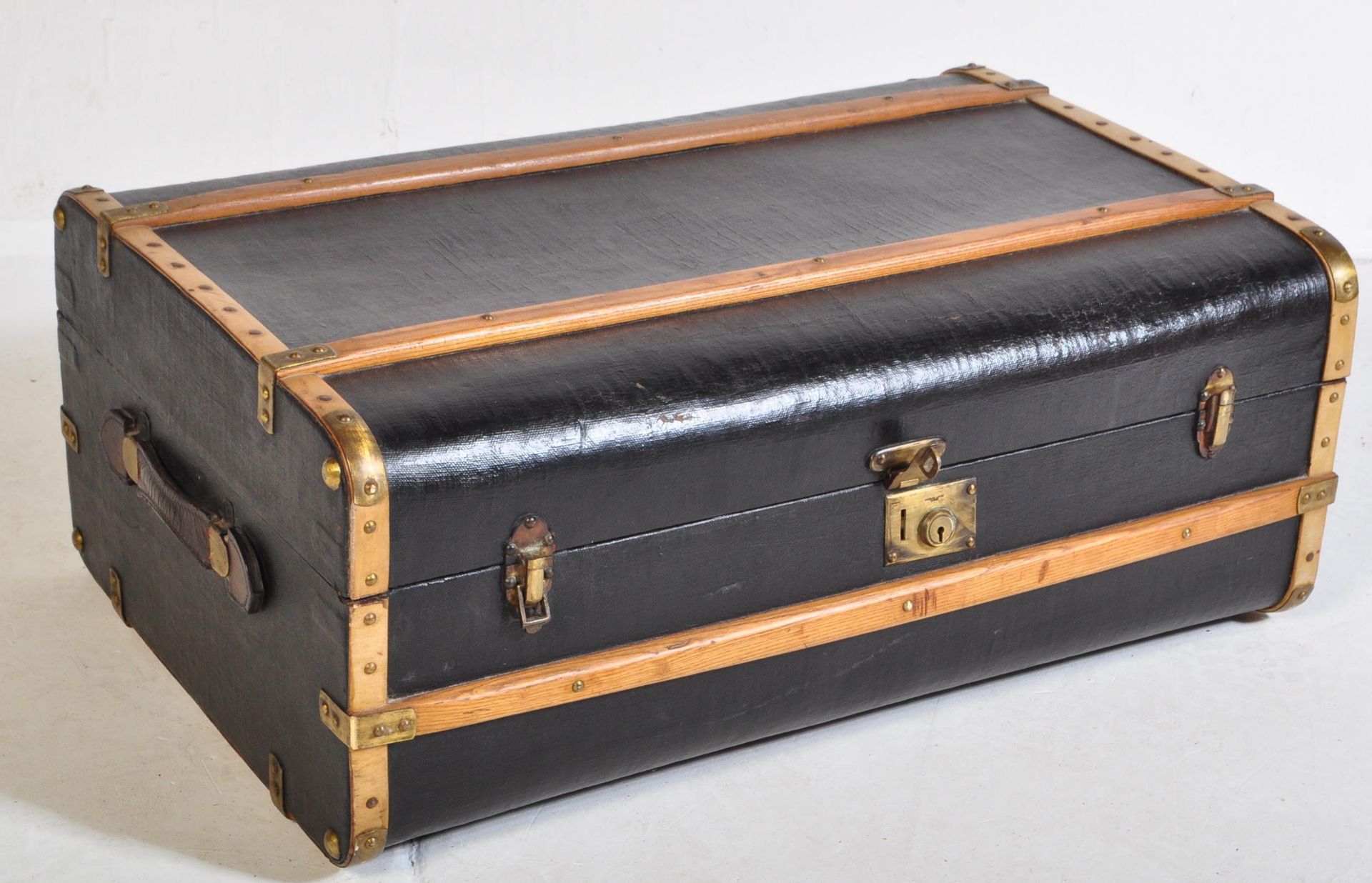 20TH CENTURY WOODEN BOUND TRAVEL STEAMER TRUNK SUITCASE - Image 2 of 5