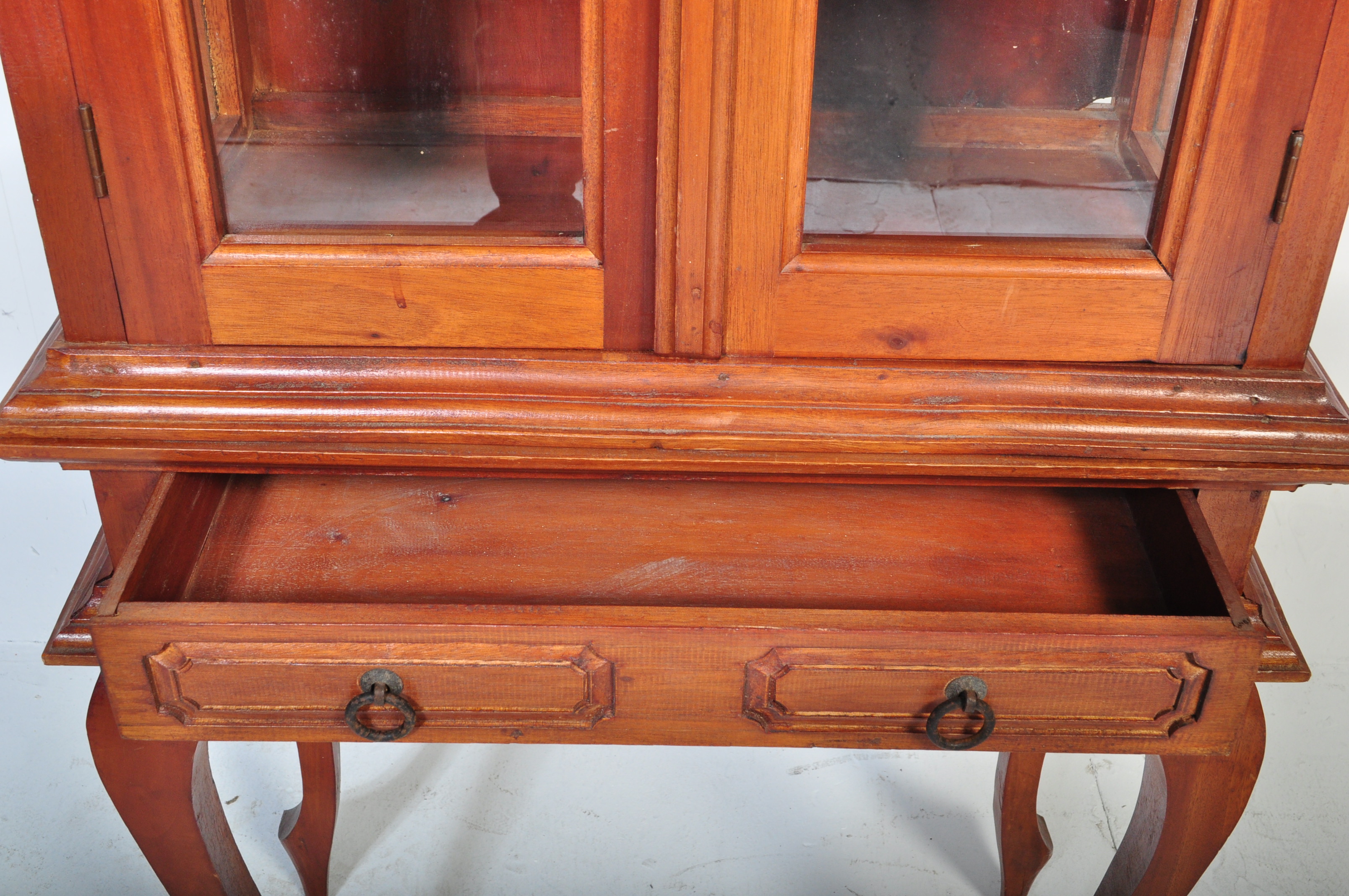 20TH CENTURY MAHOGANY CABINET ON STAND - Bild 5 aus 5