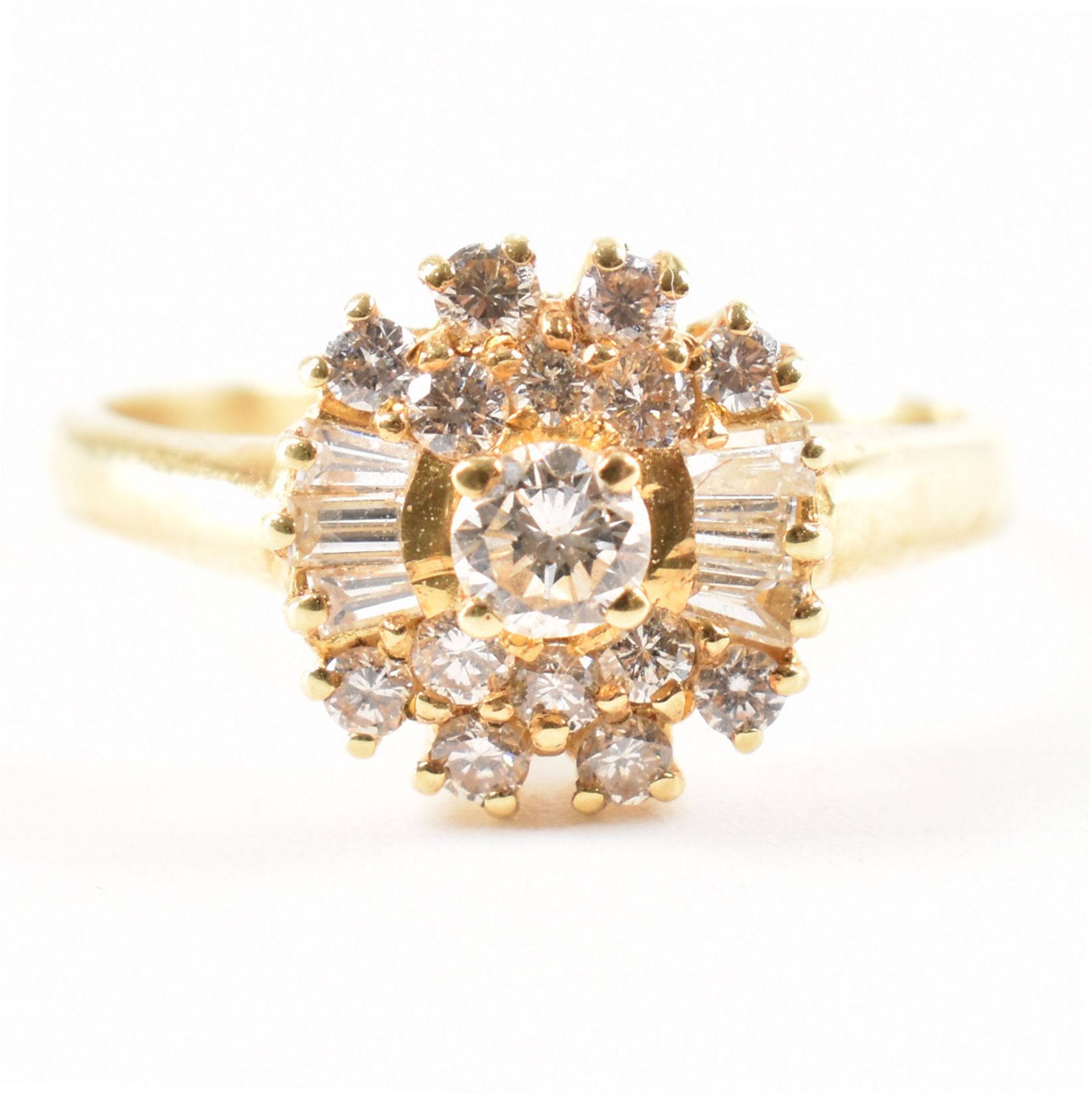 HALLMARKED 18CT GOLD & DIAMOND CLUSTER RING