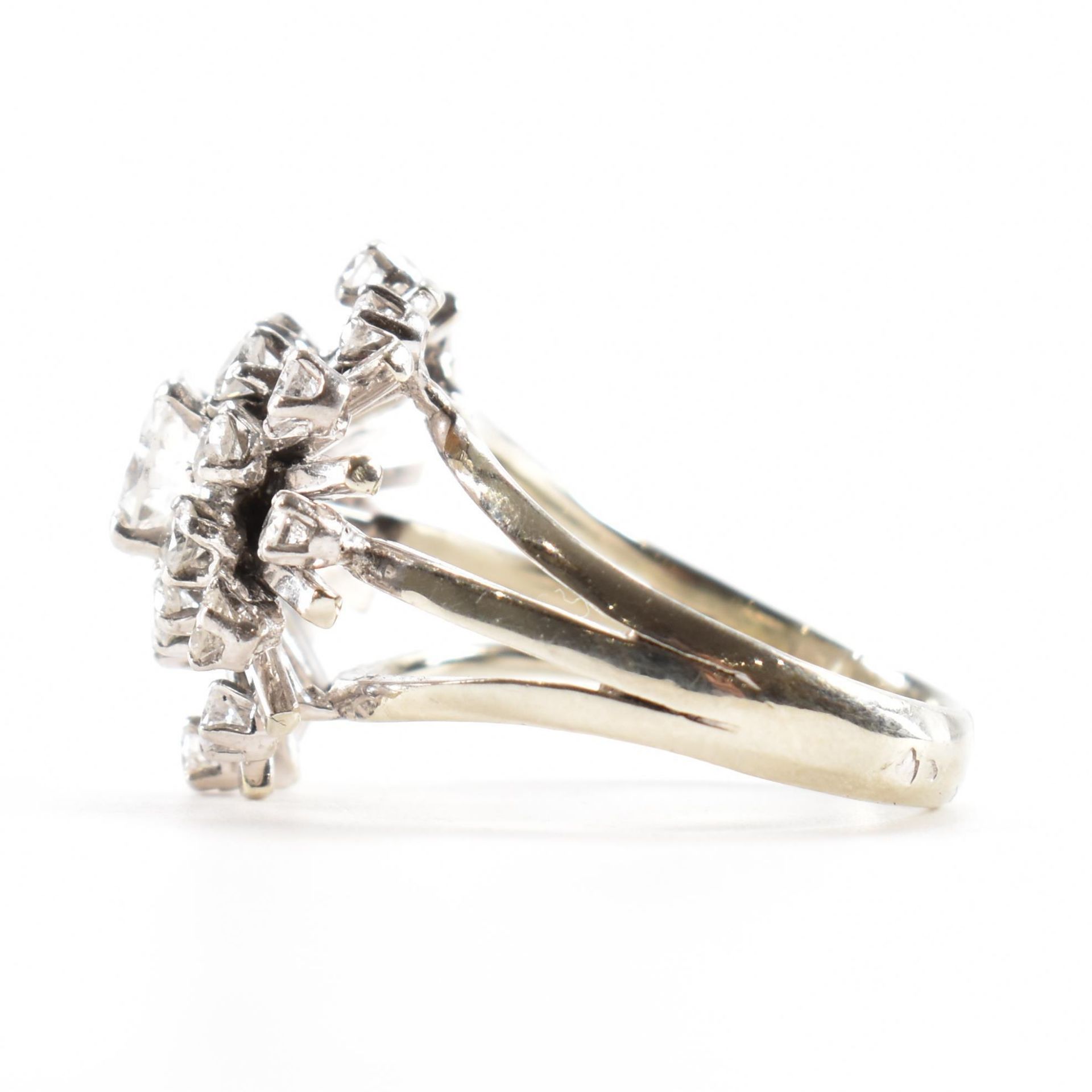 FRENCH 18CT GOLD PLATINUM & DIAMOND CLUSTER RING - Image 3 of 9