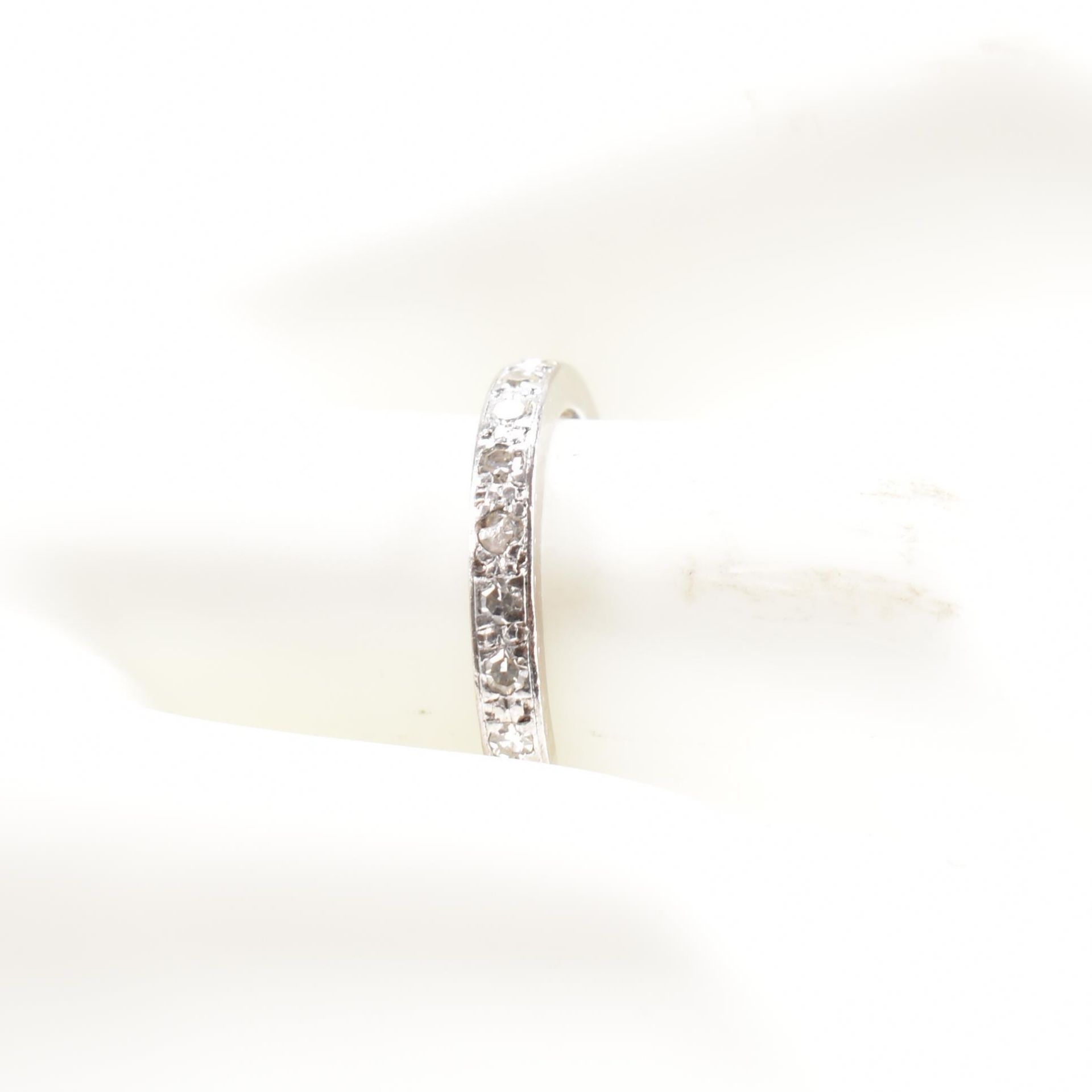 20TH CENTURY PLATINUM & DIAMOND ETERNITY RING - Image 4 of 4