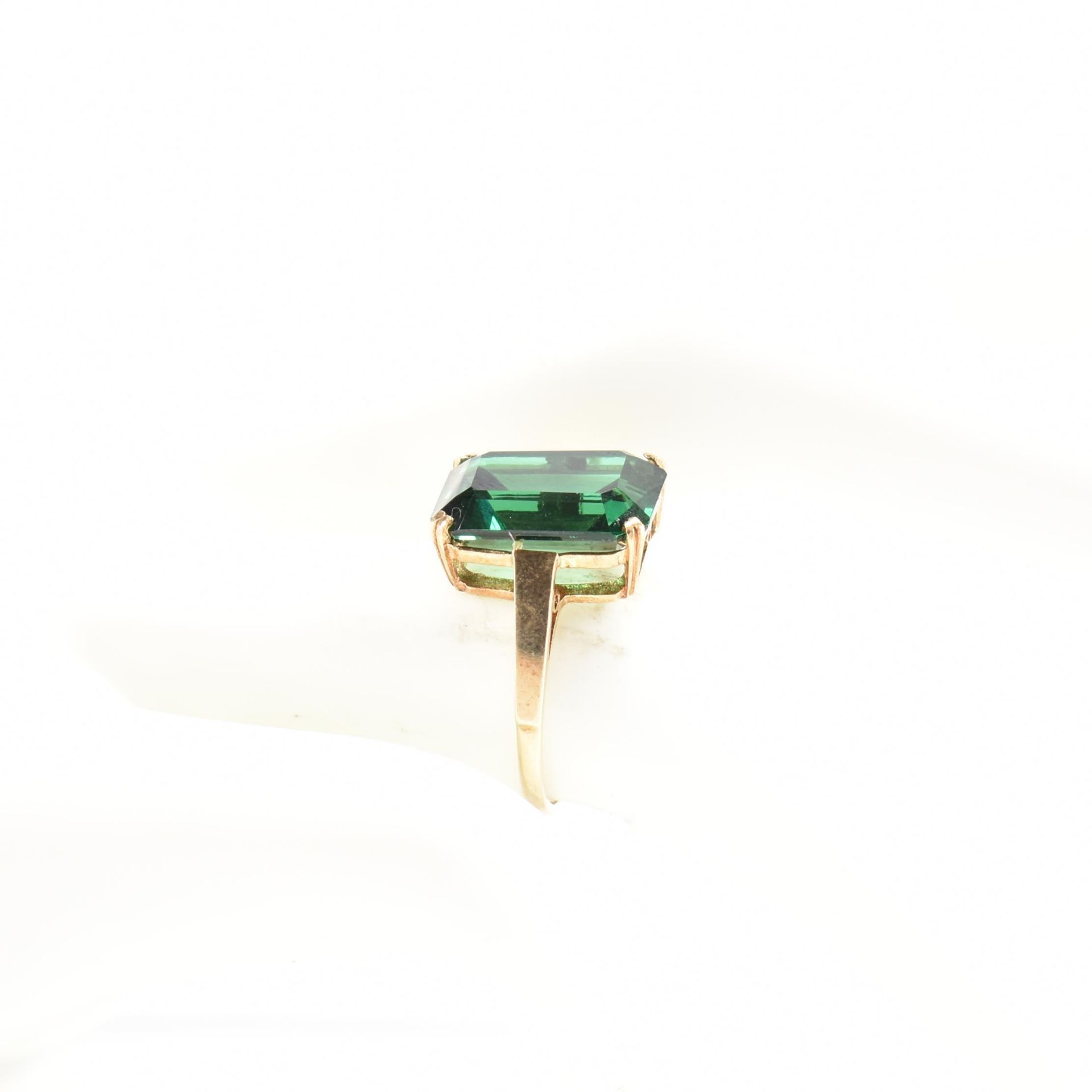 HALLMARKED 9CT GOLD & SYNTHETIC SPINEL RING - Image 7 of 7
