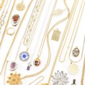 COLLECTION OF VINTAGE & MODERN COSTUME JEWELLERY NECKLACES