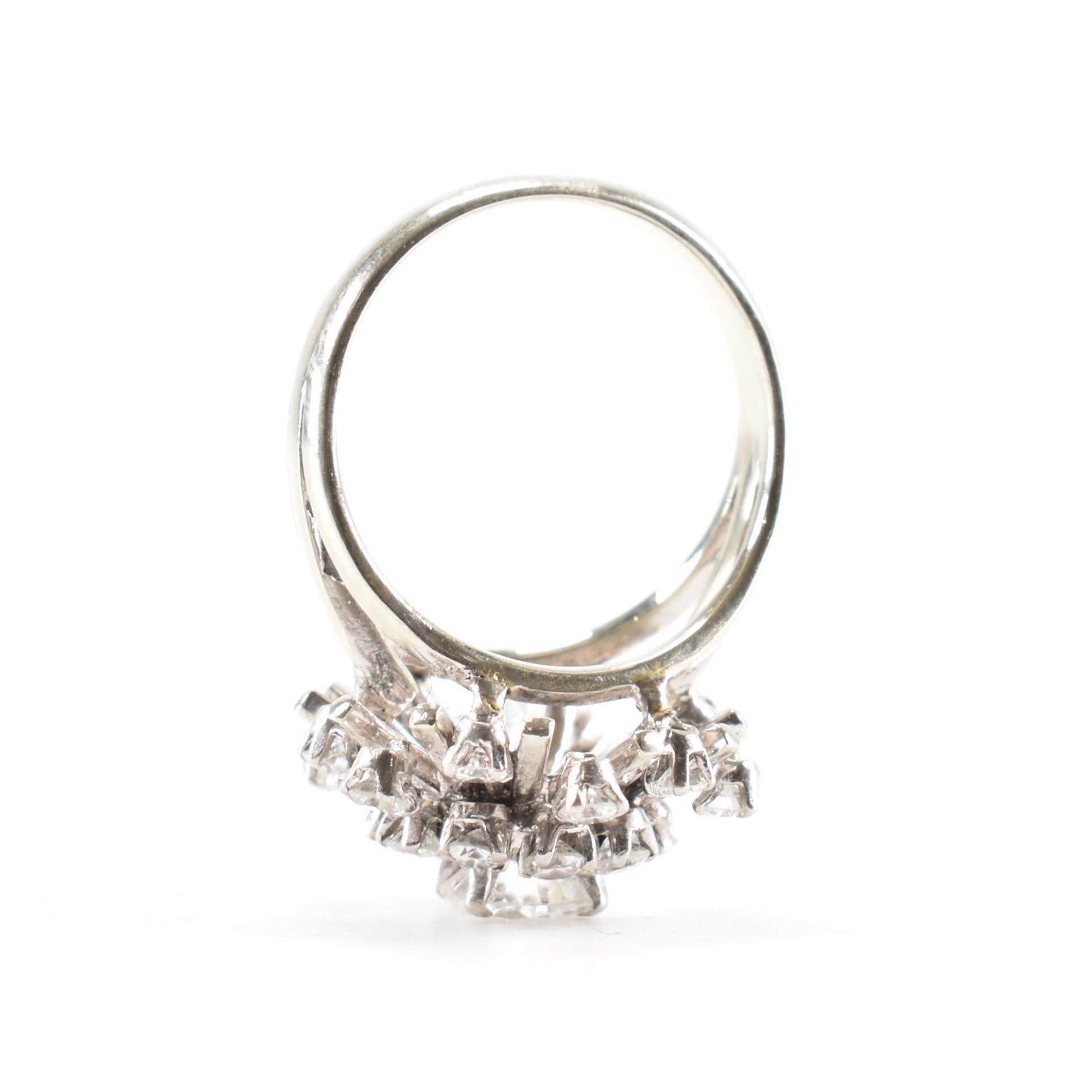 FRENCH 18CT GOLD PLATINUM & DIAMOND CLUSTER RING - Image 7 of 9