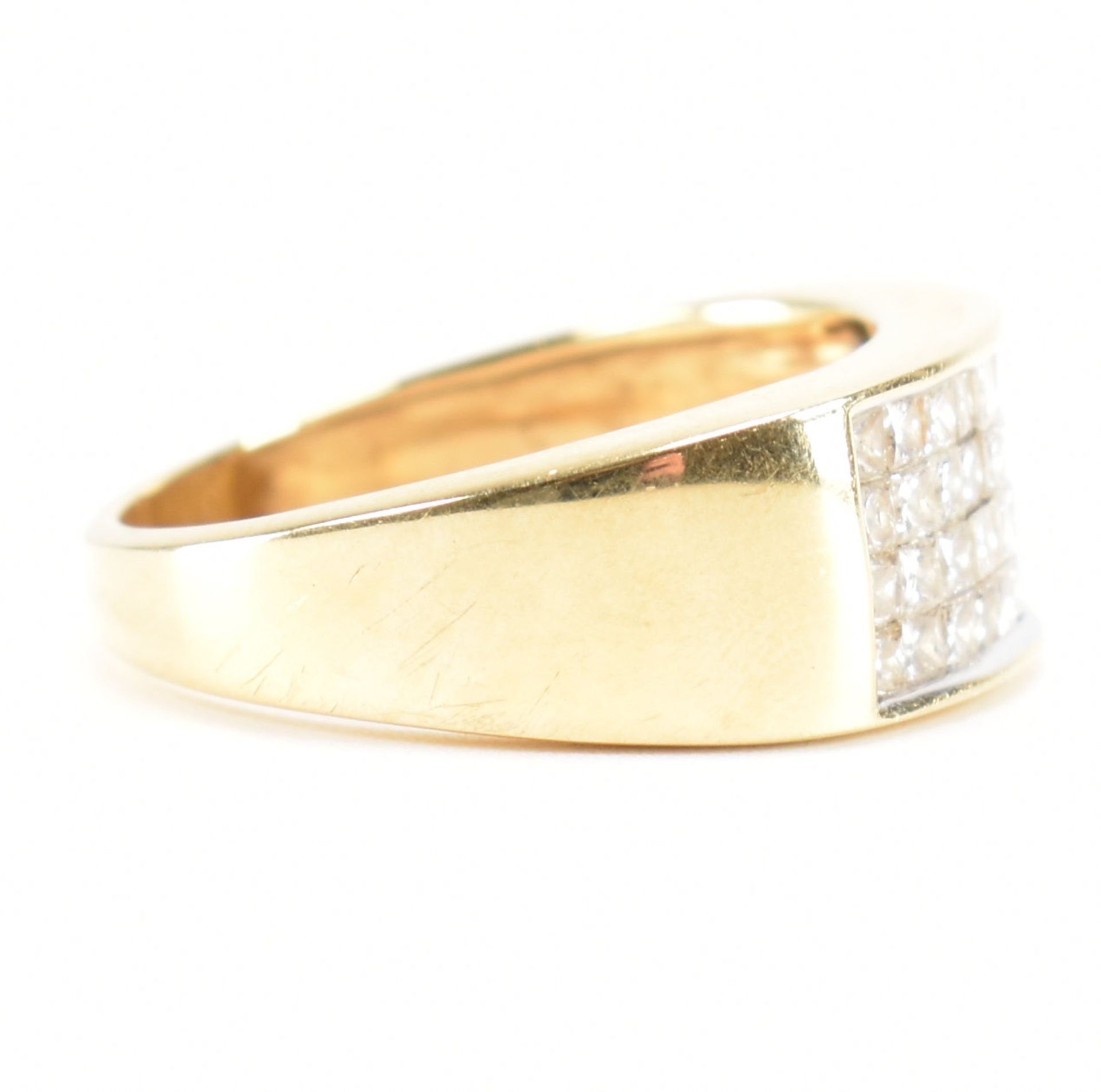 VINTAGE 18CT GOLD & DIAMOND CLUSTER RING - Image 5 of 8