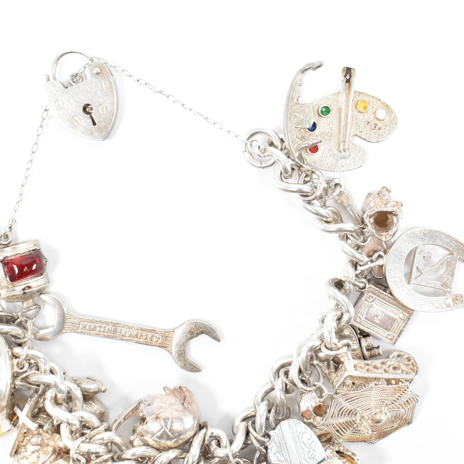 HALLMARKED SILVER HEART PADLOCK CHARM BRACELET - Image 3 of 6