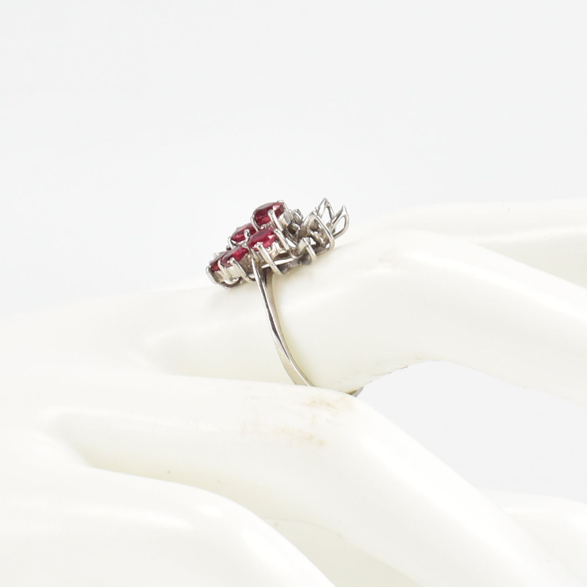 18CT WHITE GOLD RUBY & DIAMOND CLUSTER RING - Image 8 of 8