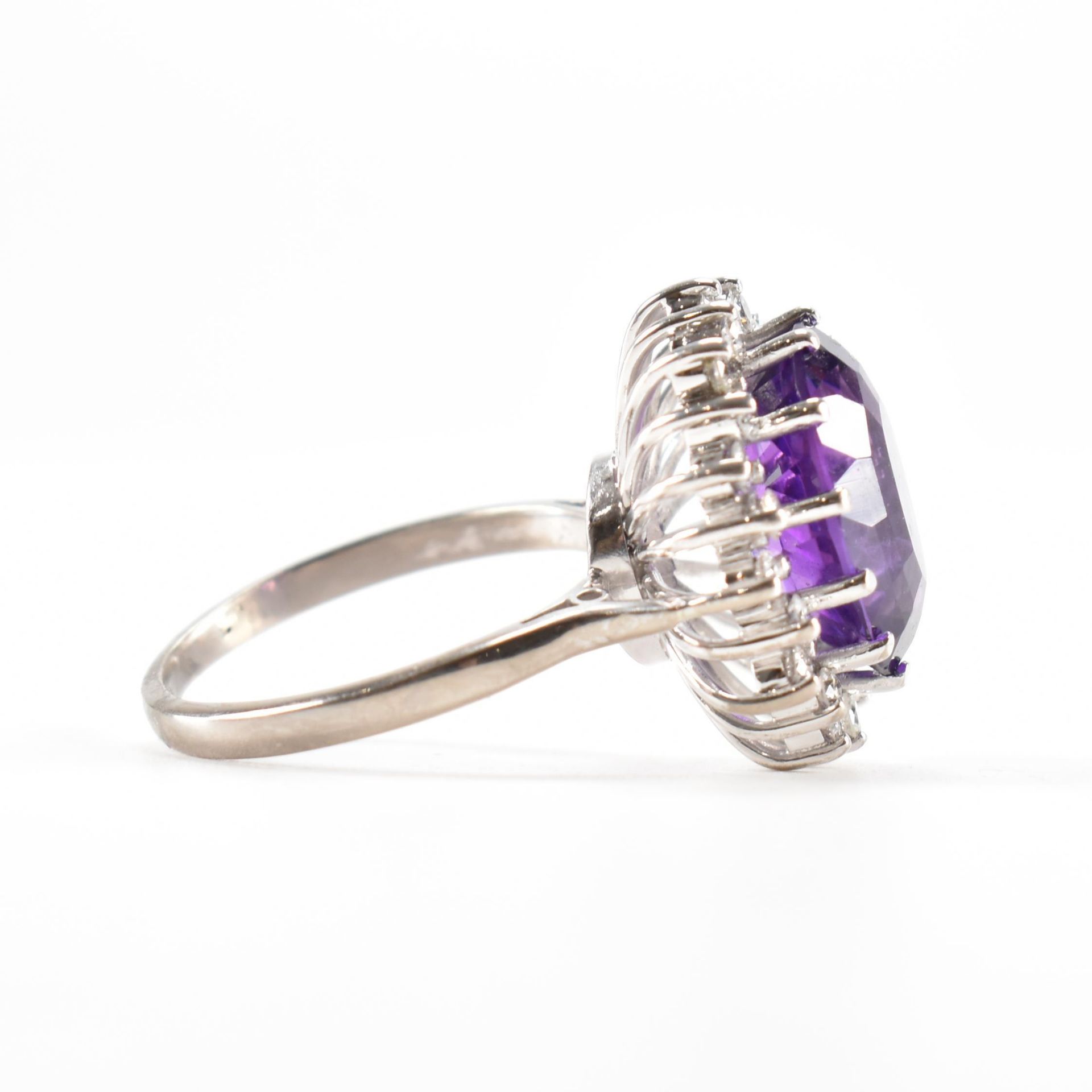 HALLMARKED 18CT GOLD AMETHYST & DIAMOND COCKTAIL RING - Image 5 of 7