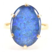 HALLMARKED 22C T GOLD OPAL TRIPLET RING