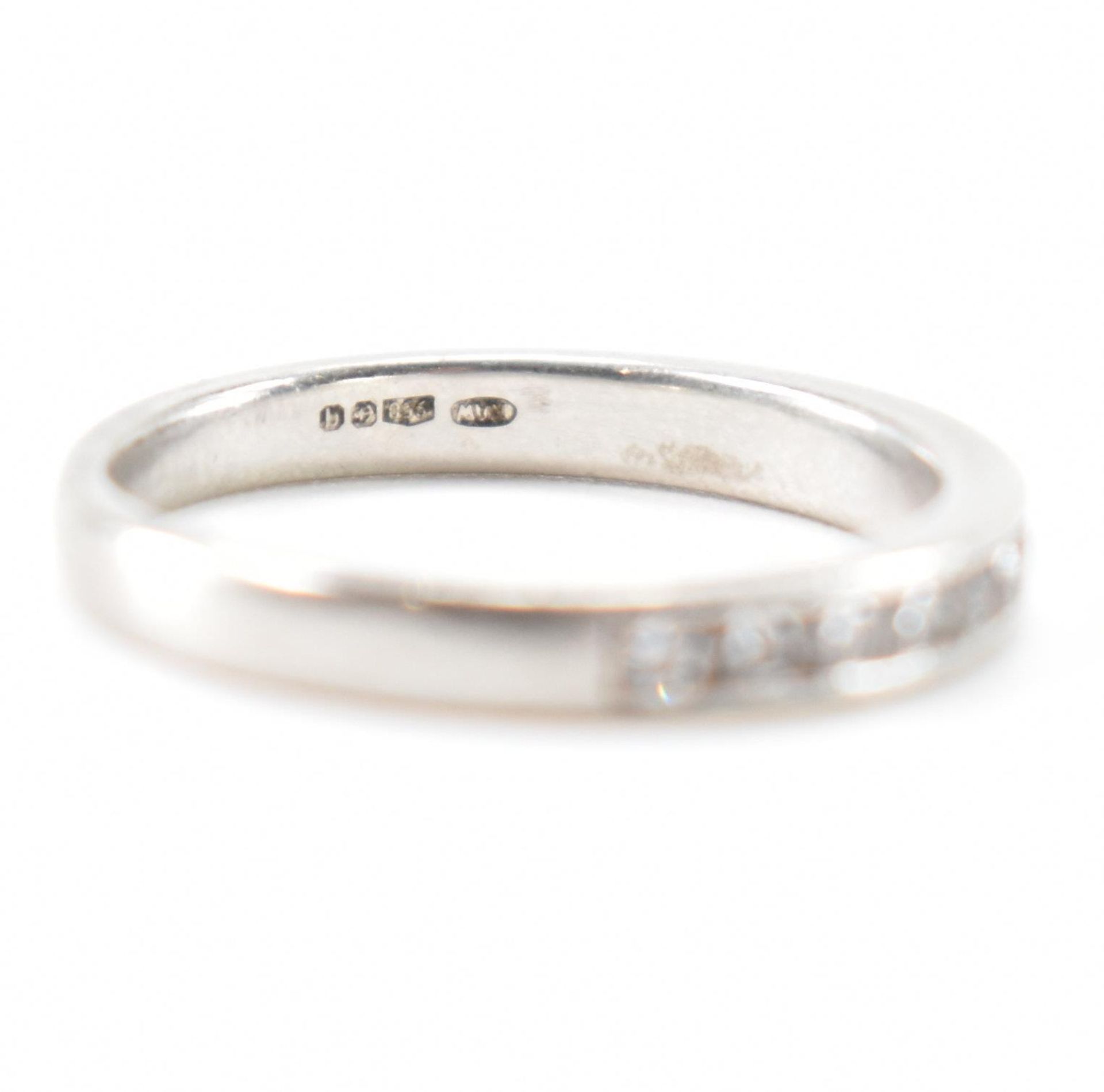 HALLMARKED PLATINUM & DIAMOND CHANNEL SET RING - Image 5 of 8