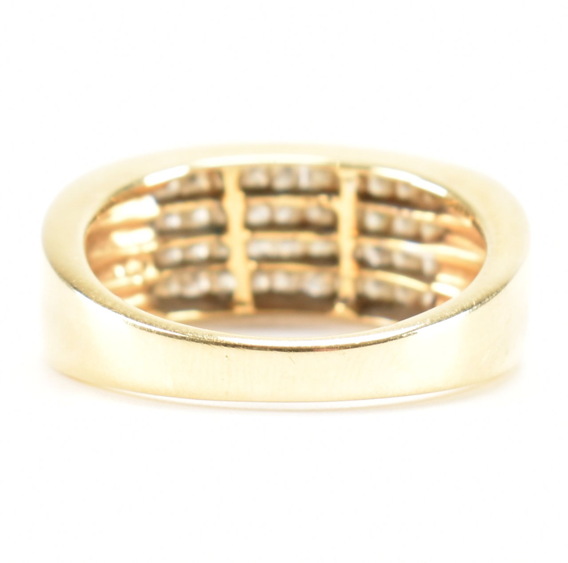 VINTAGE 18CT GOLD & DIAMOND CLUSTER RING - Image 4 of 8