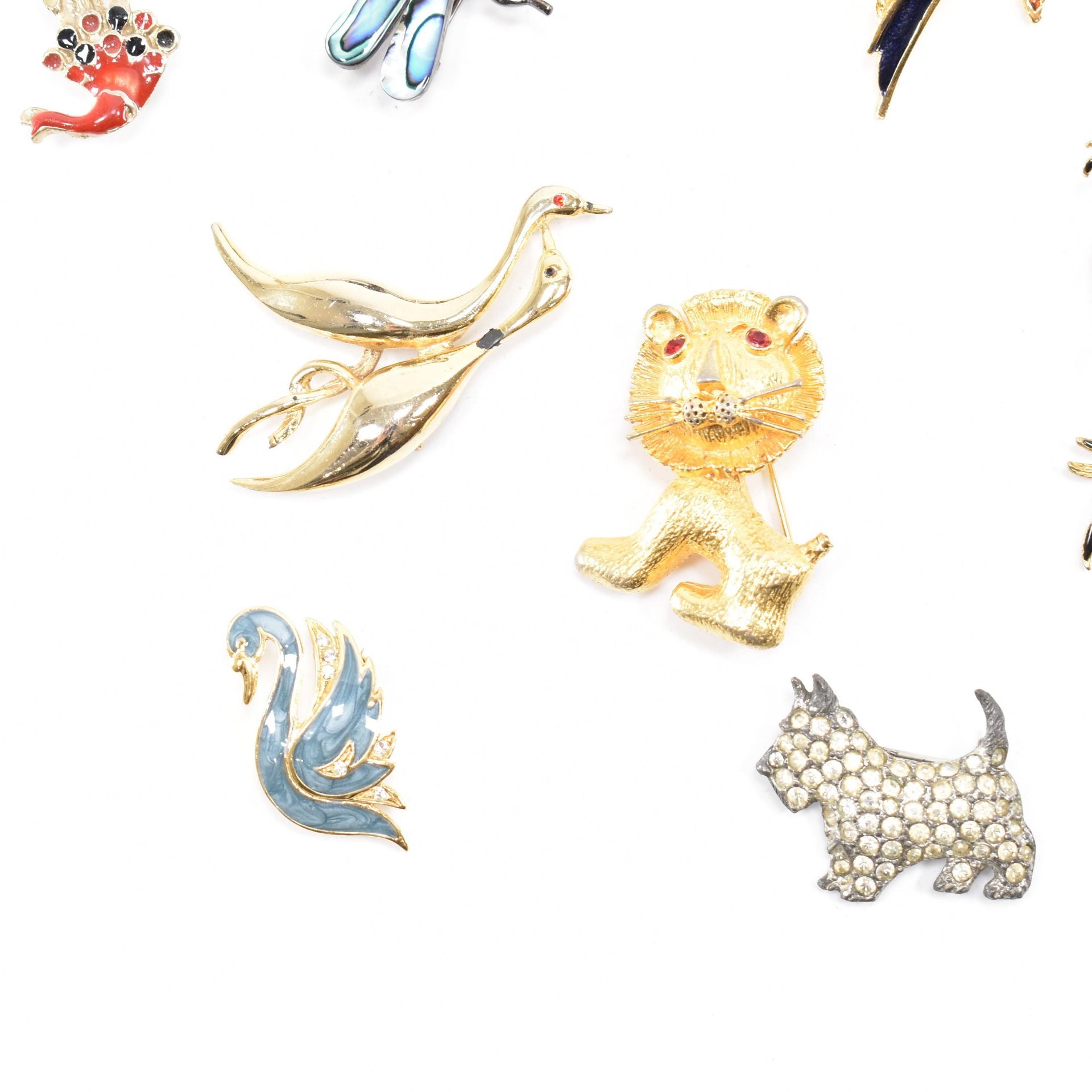 ASSORTMENT OF VINTAGE ANIMAL BROOCHES - Image 4 of 5