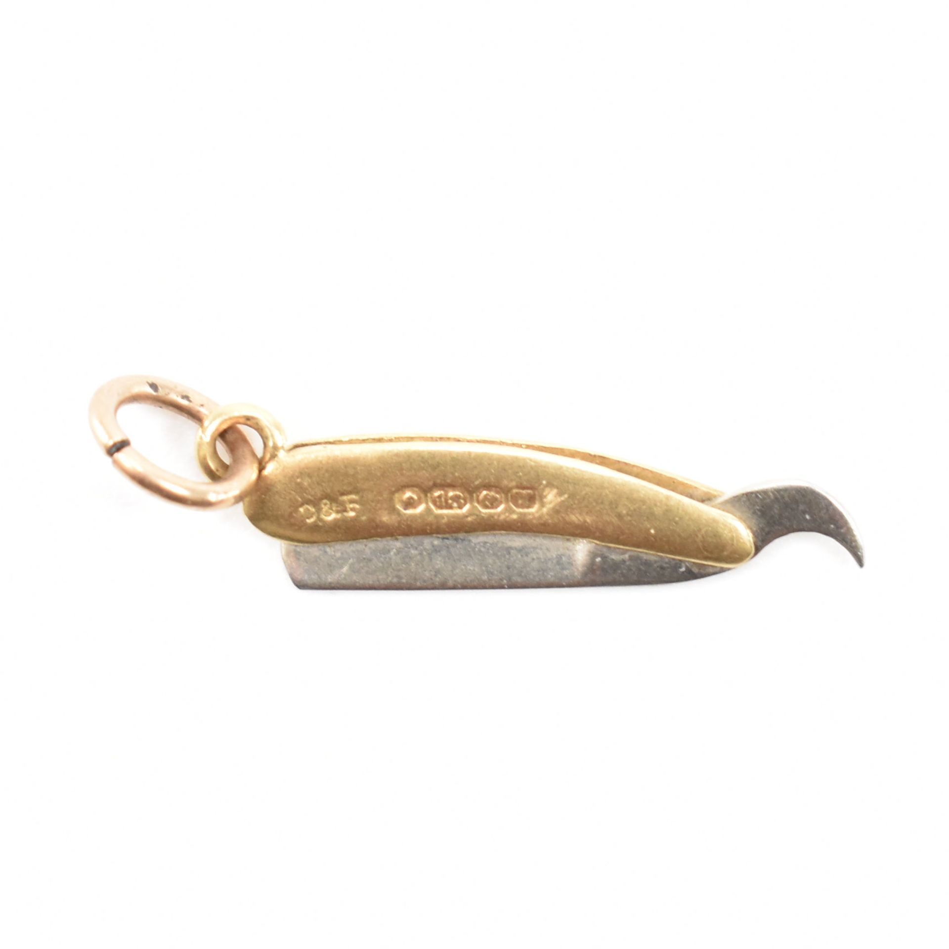 HALLMARKED 18CT GOLD CUT THROAT RAZOR CHARM PENDANT - Image 2 of 4