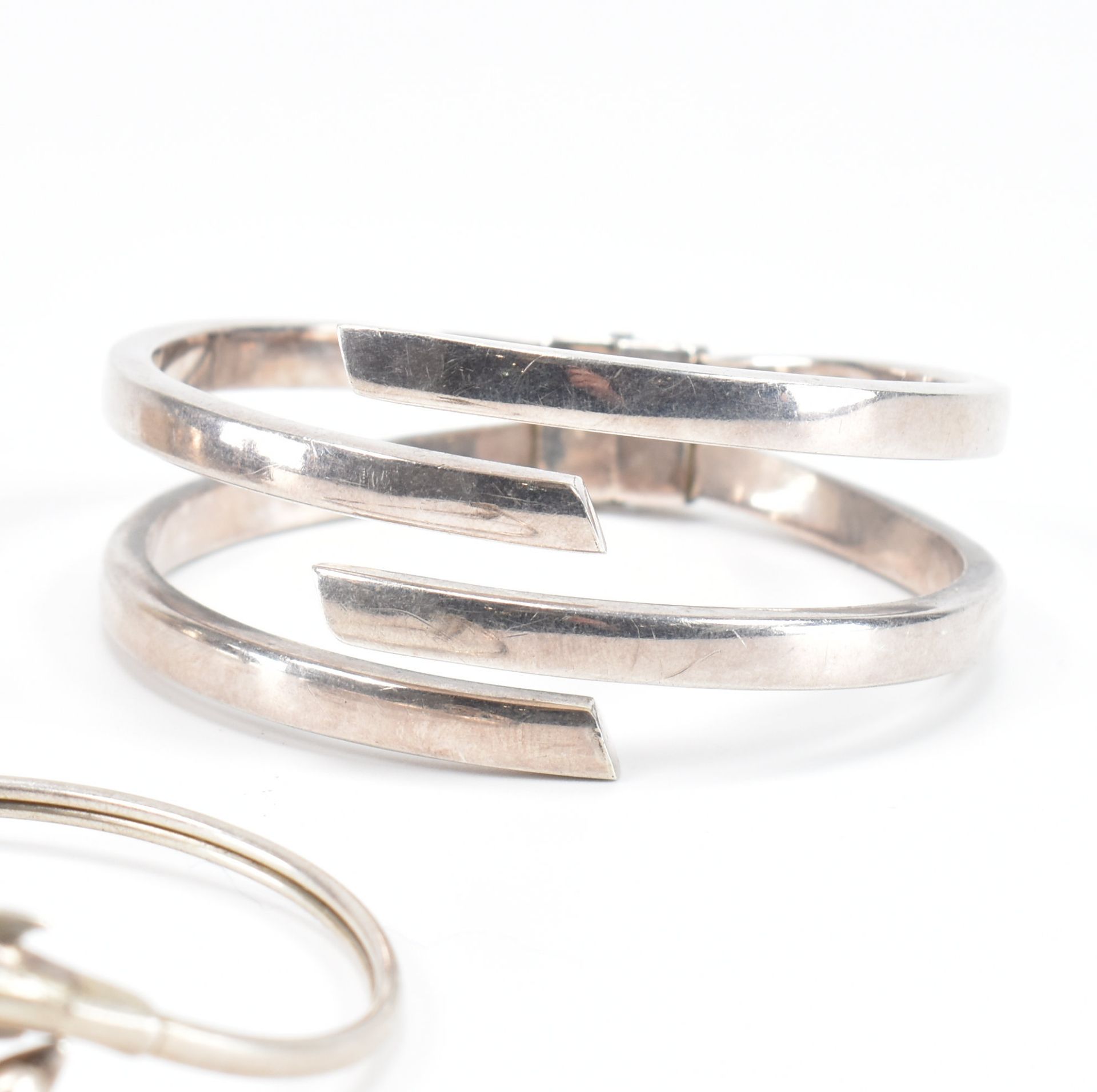 THREE 925 SILVER BANGLE BRACELETS - Image 3 of 4