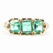 ANTIQUE GOLD & EMERALD 3 STONE RING