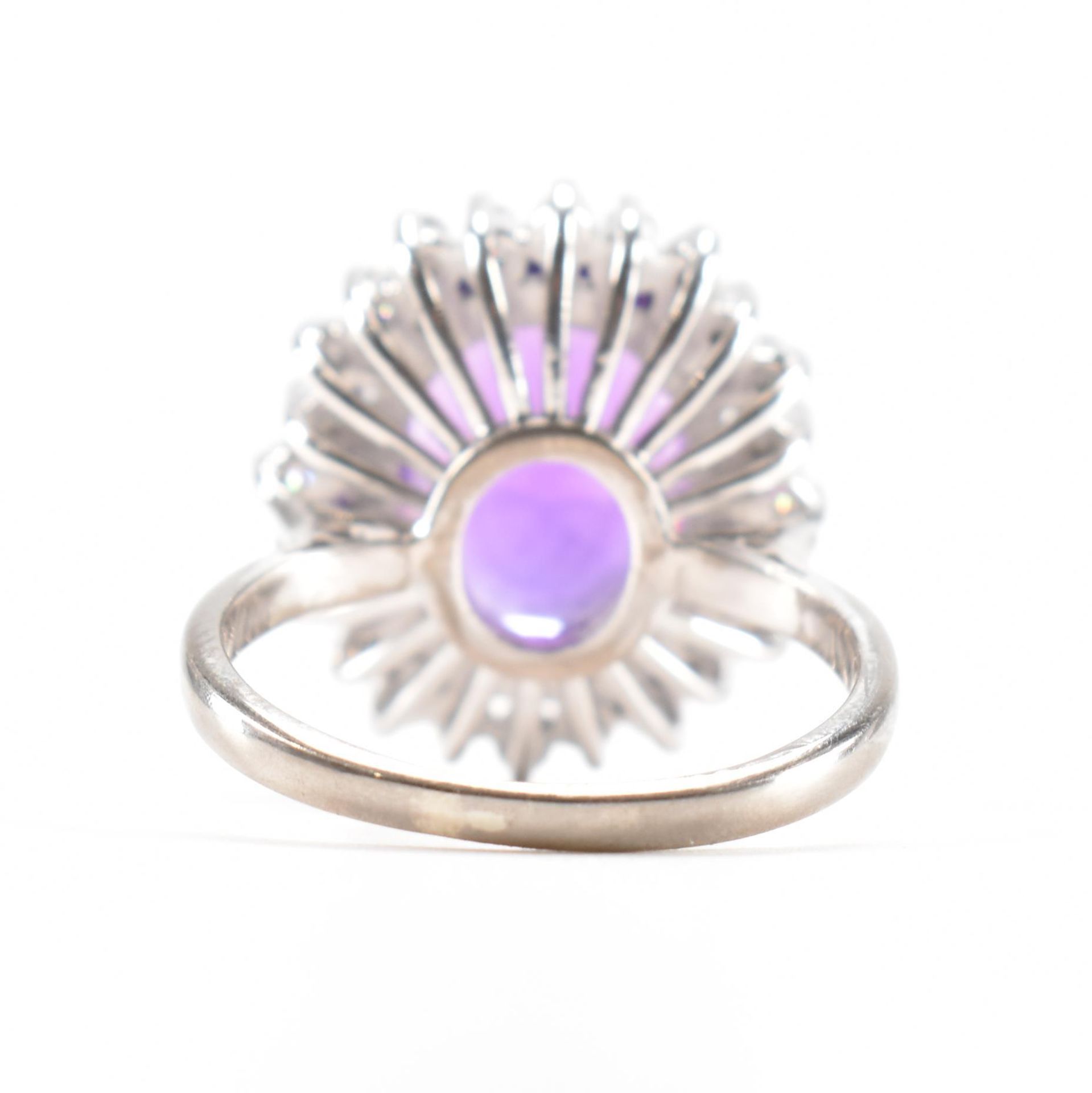 HALLMARKED 18CT GOLD AMETHYST & DIAMOND COCKTAIL RING - Image 3 of 7