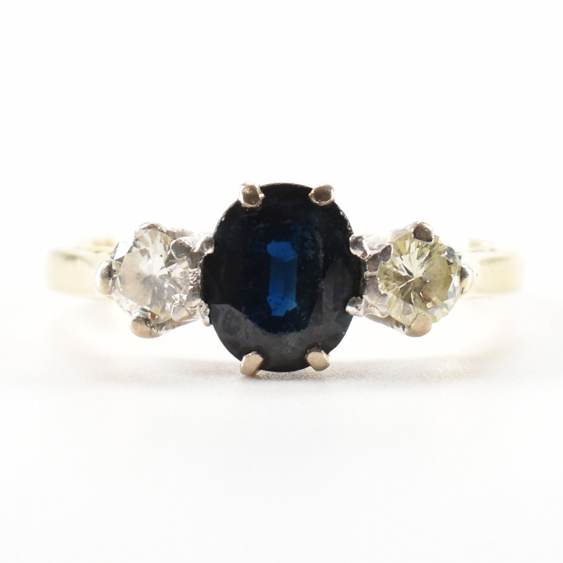 HALLMARKED 18CT GOLD SAPPHIRE & DIAMOND RING