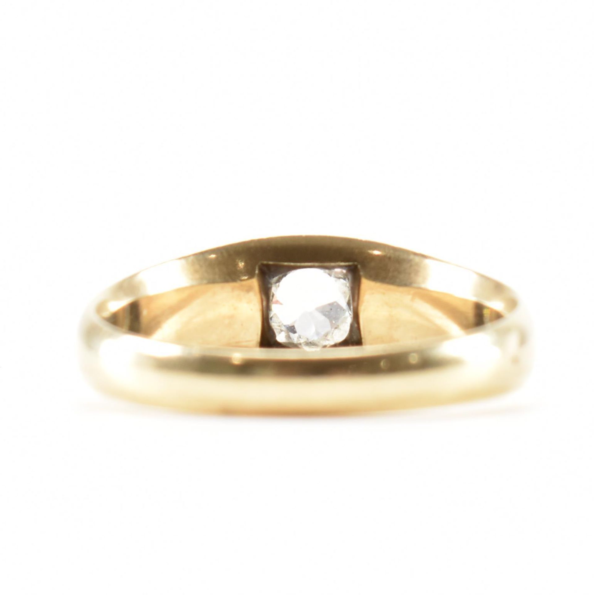 VINTAGE 18CT GOLD & DIAMOND SOLITAIRE RING - Image 4 of 7