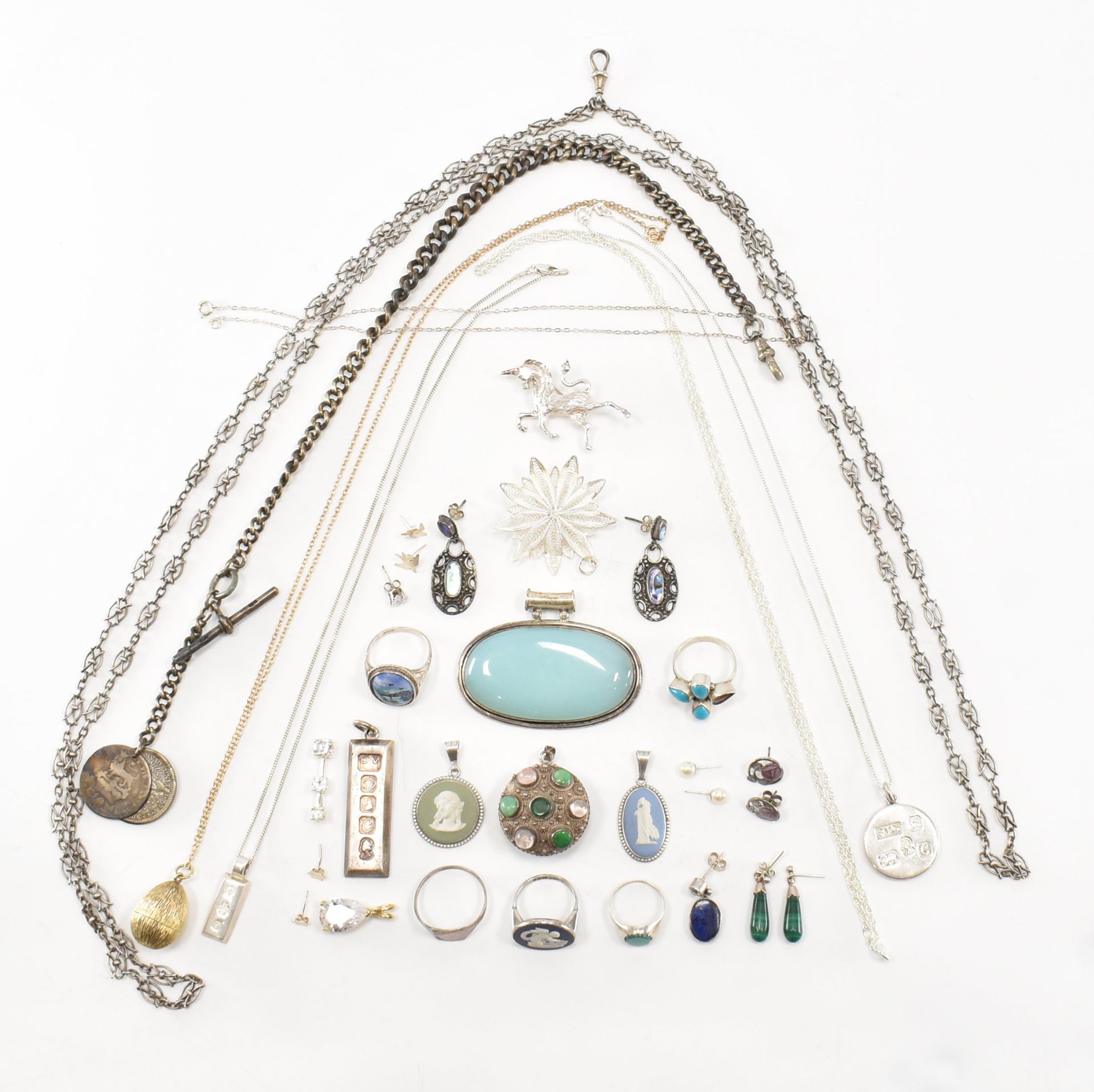 COLLECTION OF ASSORTED SILVER JEWELLERY