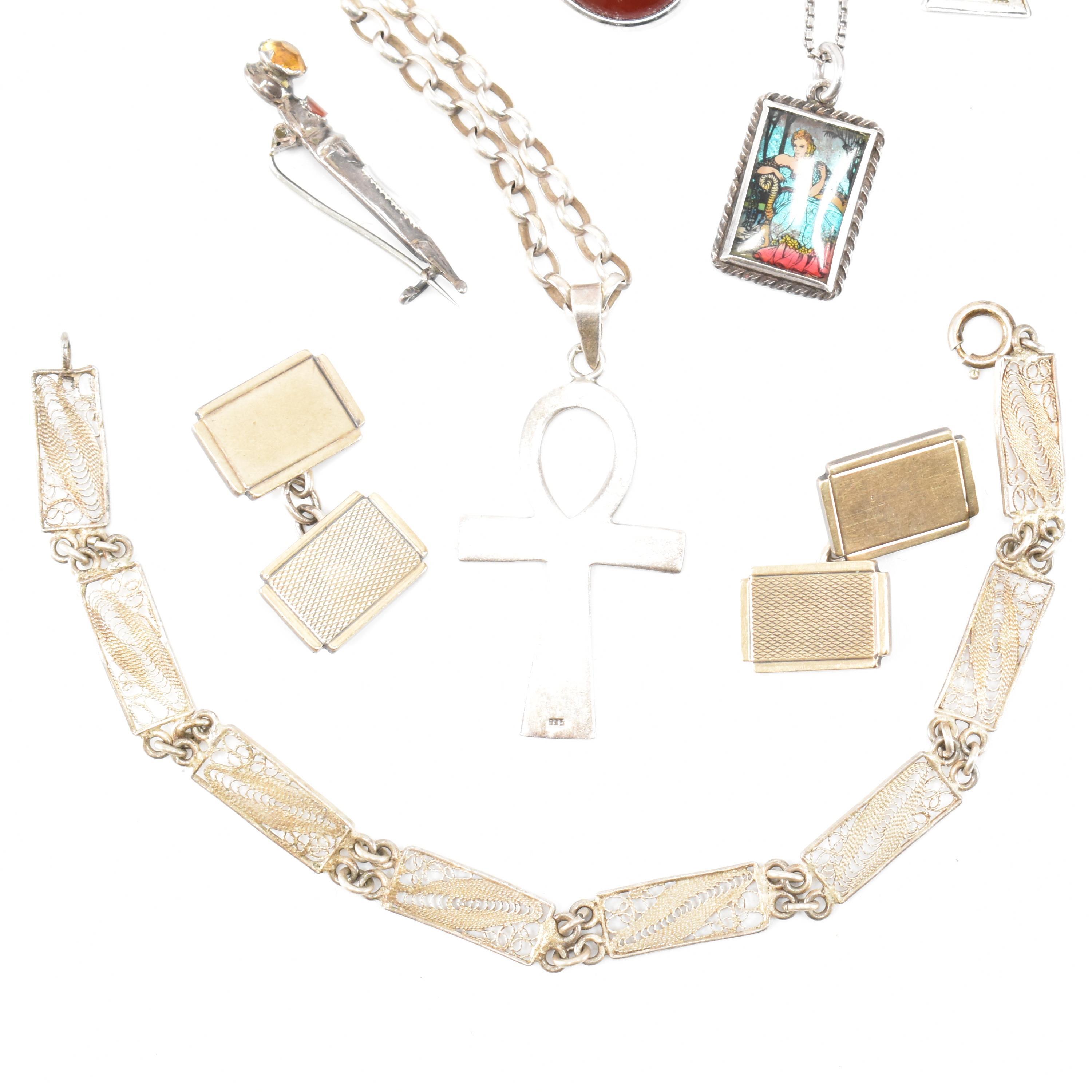 ASSORTMENT OF SILVER & WHITE METAL JEWELLERY - Image 4 of 4
