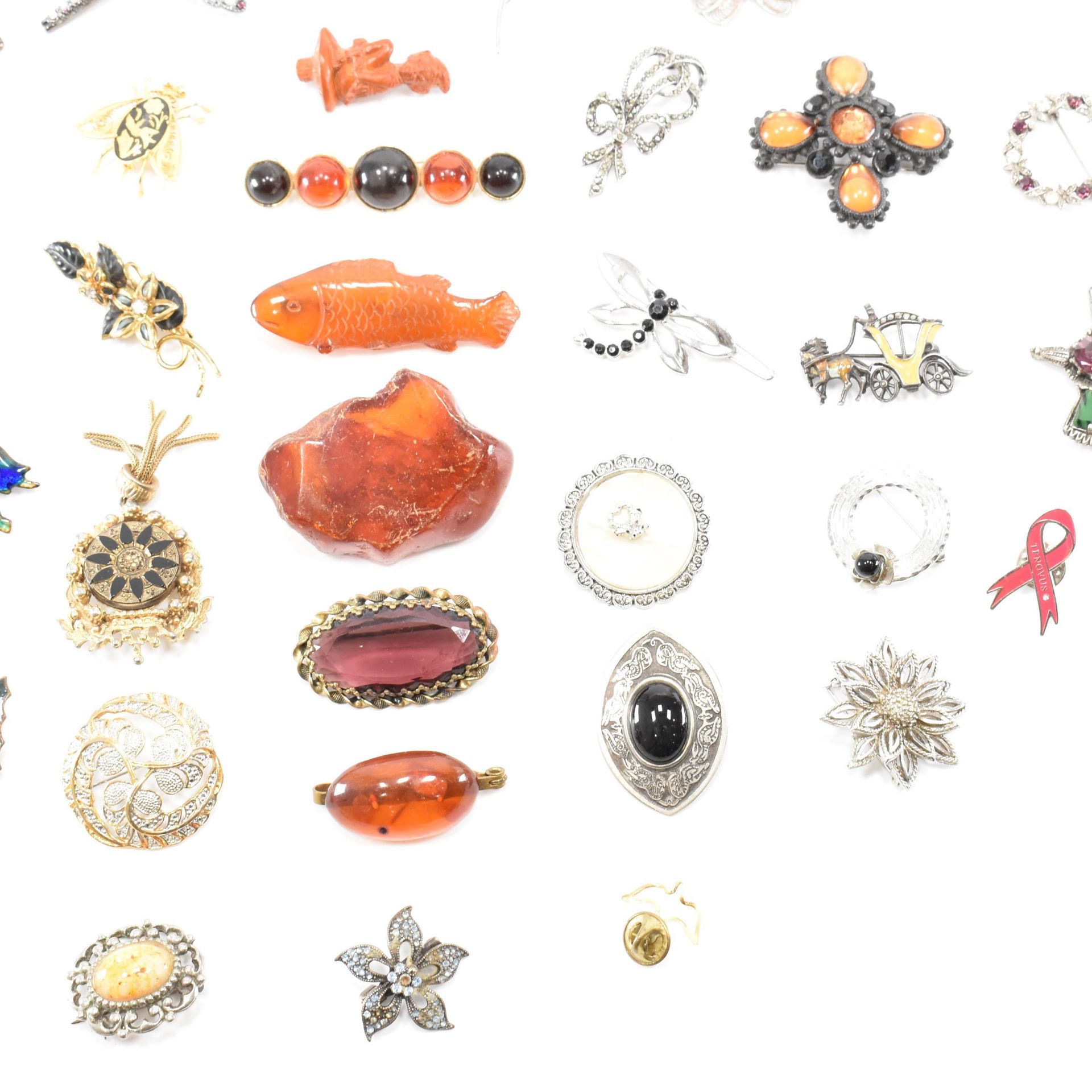 COLLECTION OF ASSORTED VINTAGE BROOCH PINS - Bild 2 aus 5