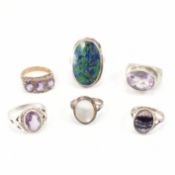 COLLECTION OF SILVER & WHITE METAL GEM SET RINGS