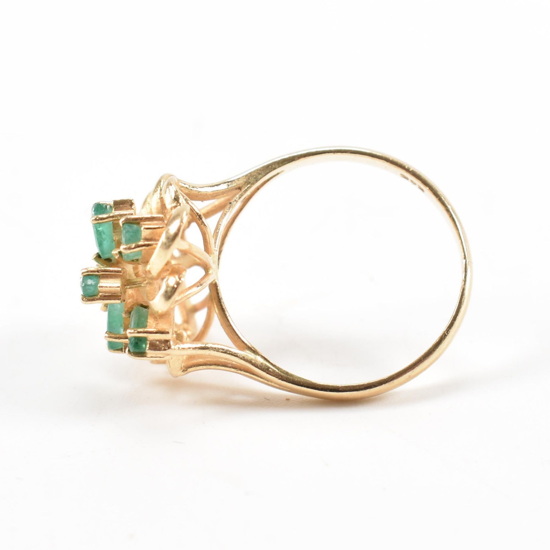 14CT GOLD EMERALD & DIAMOND CLUSTER RING - Image 2 of 5