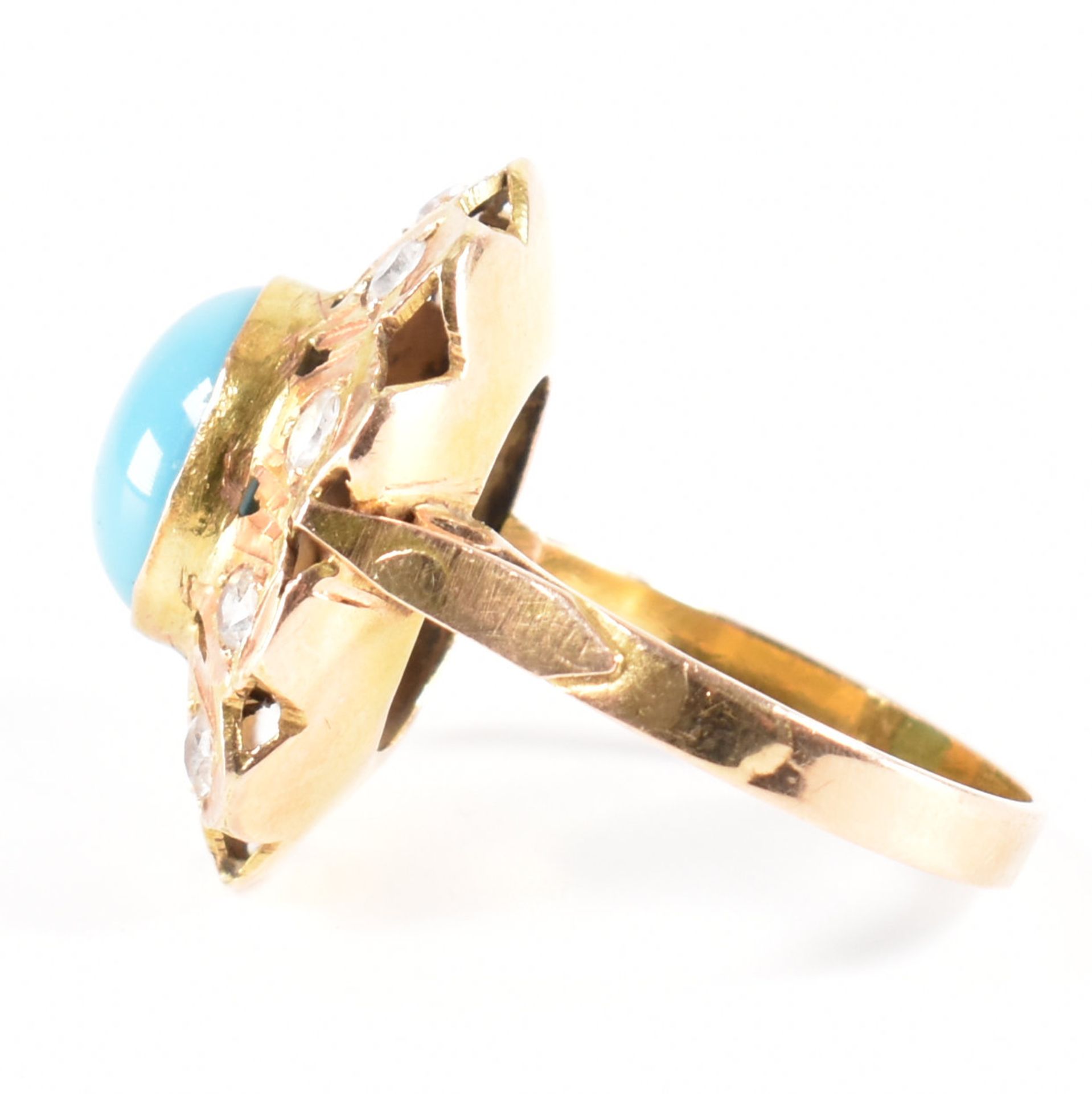 VINTAGE HIGH CARAT GOLD BLUE & WHITE STONE DRESS RING - Image 2 of 8