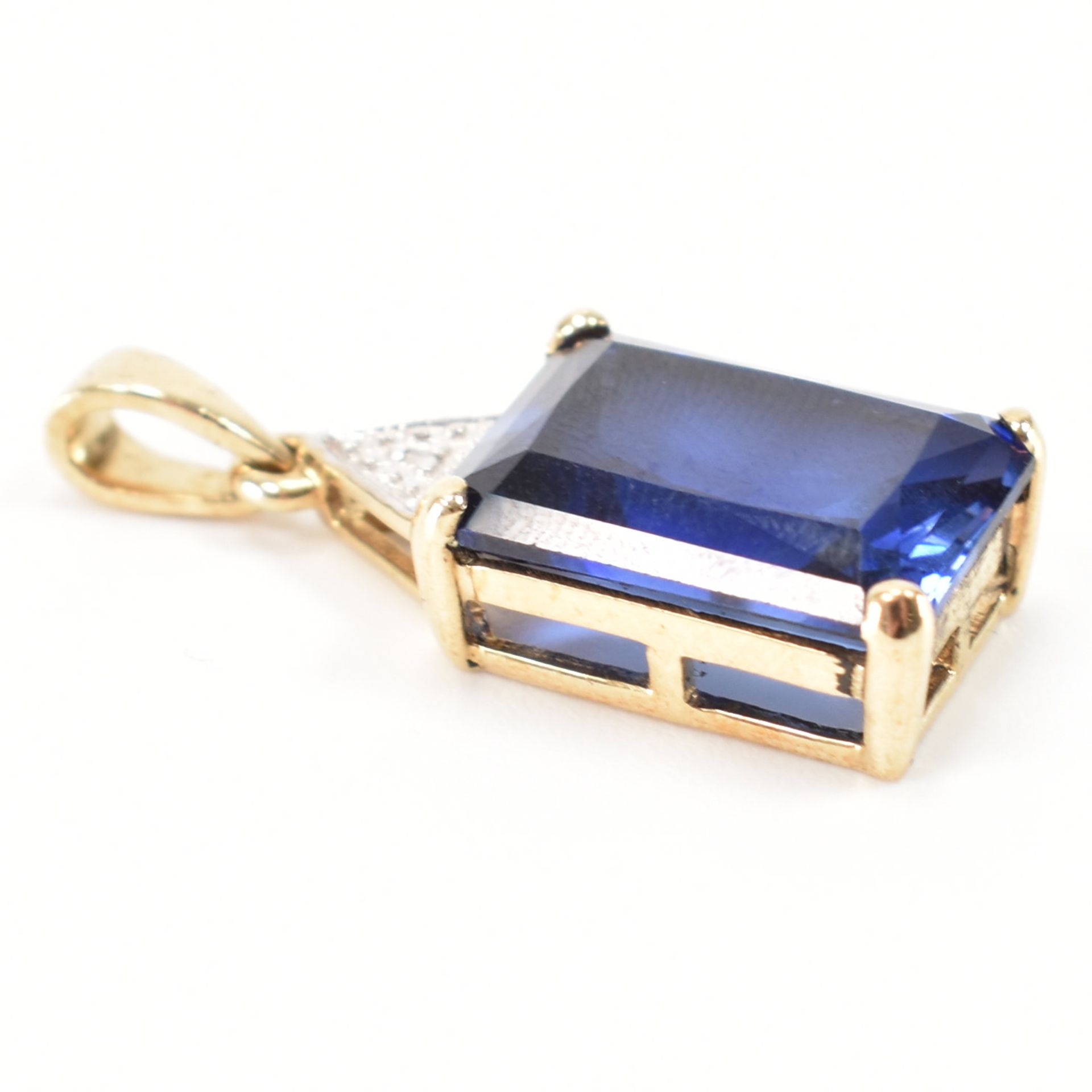 HALLMARKED 9CT GOLD BLUE STONE & DIAMOND PENDANT - Image 2 of 5