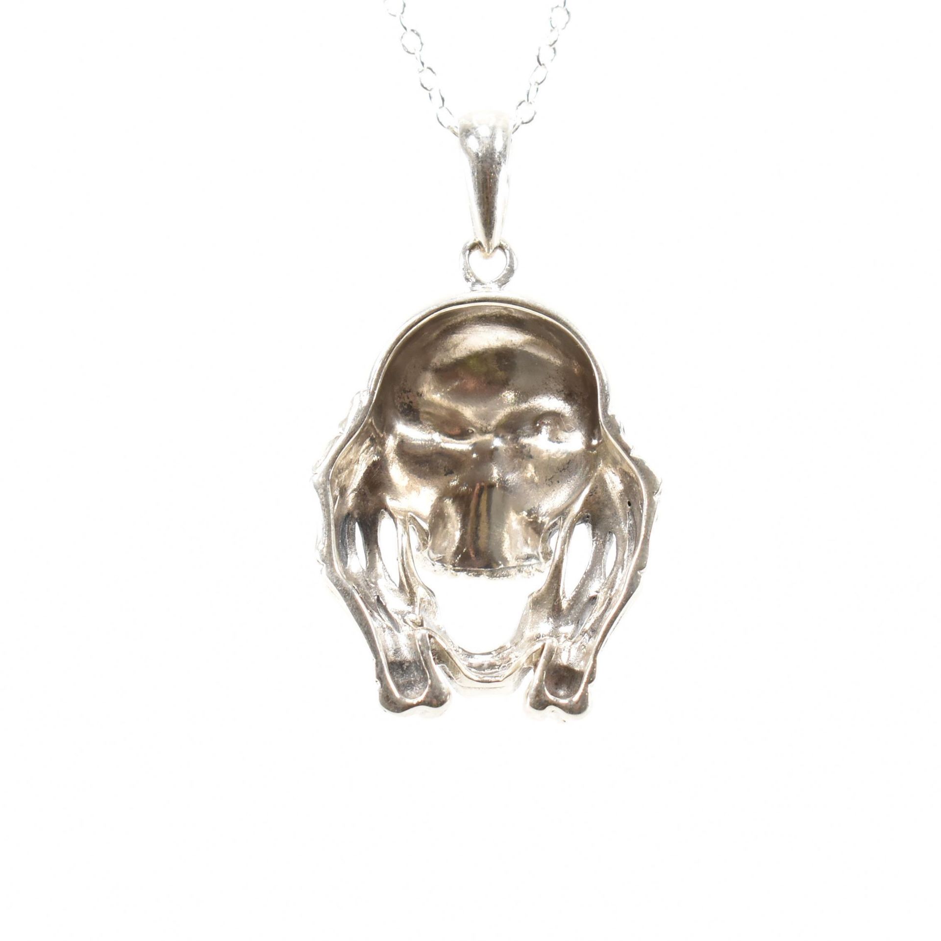 STERLING SILVER & RUBY SKULL NECKLACE PENDANT & CHAIN - Image 3 of 4