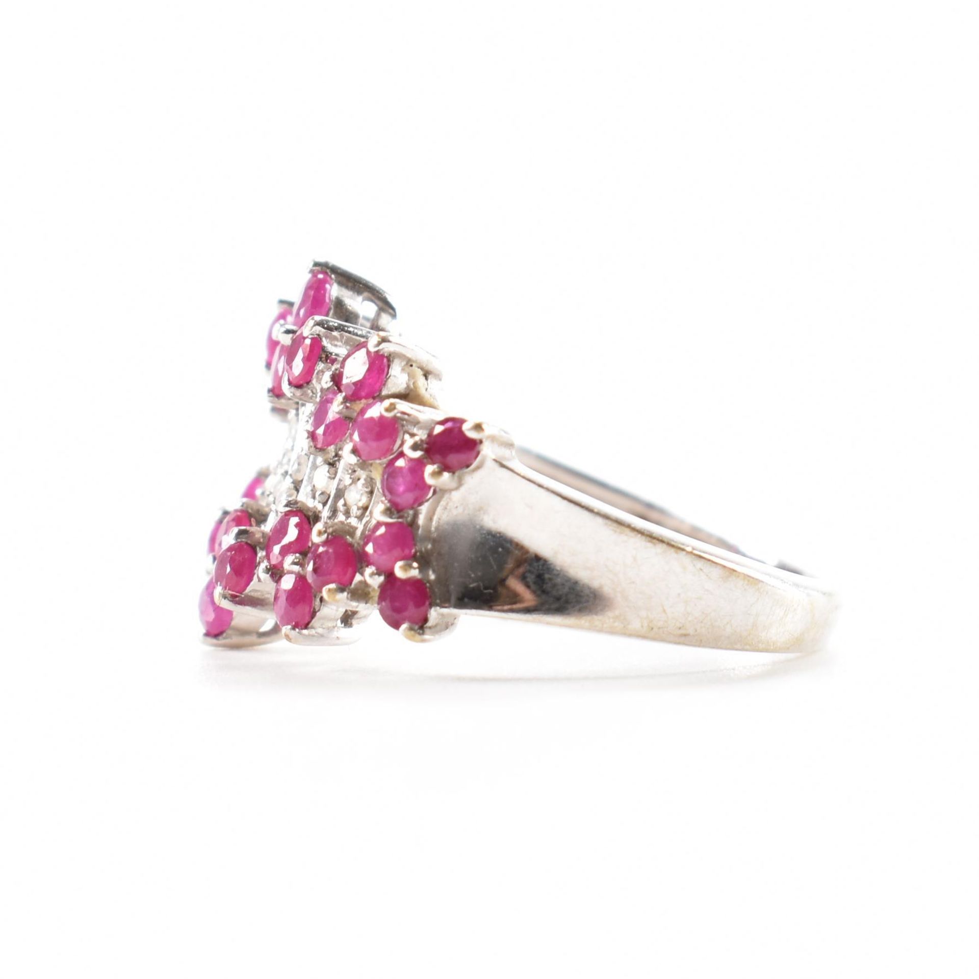 HALLMARKED 9CT WHITE GOLD COMPOSITE RUBY & DIAMOND RING - Image 2 of 9