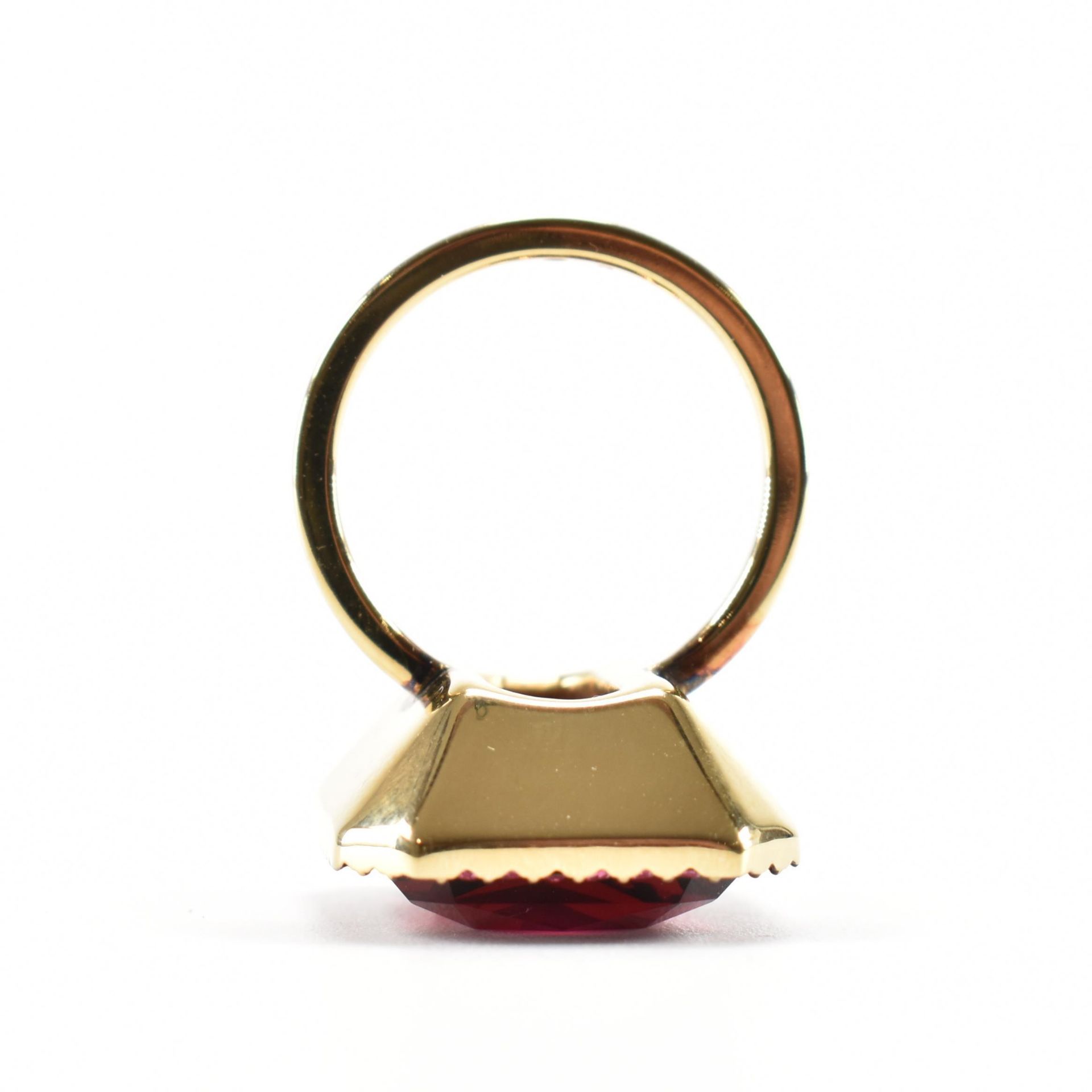 MICHAEL KORS RED STONE DRESS RING - Image 5 of 7