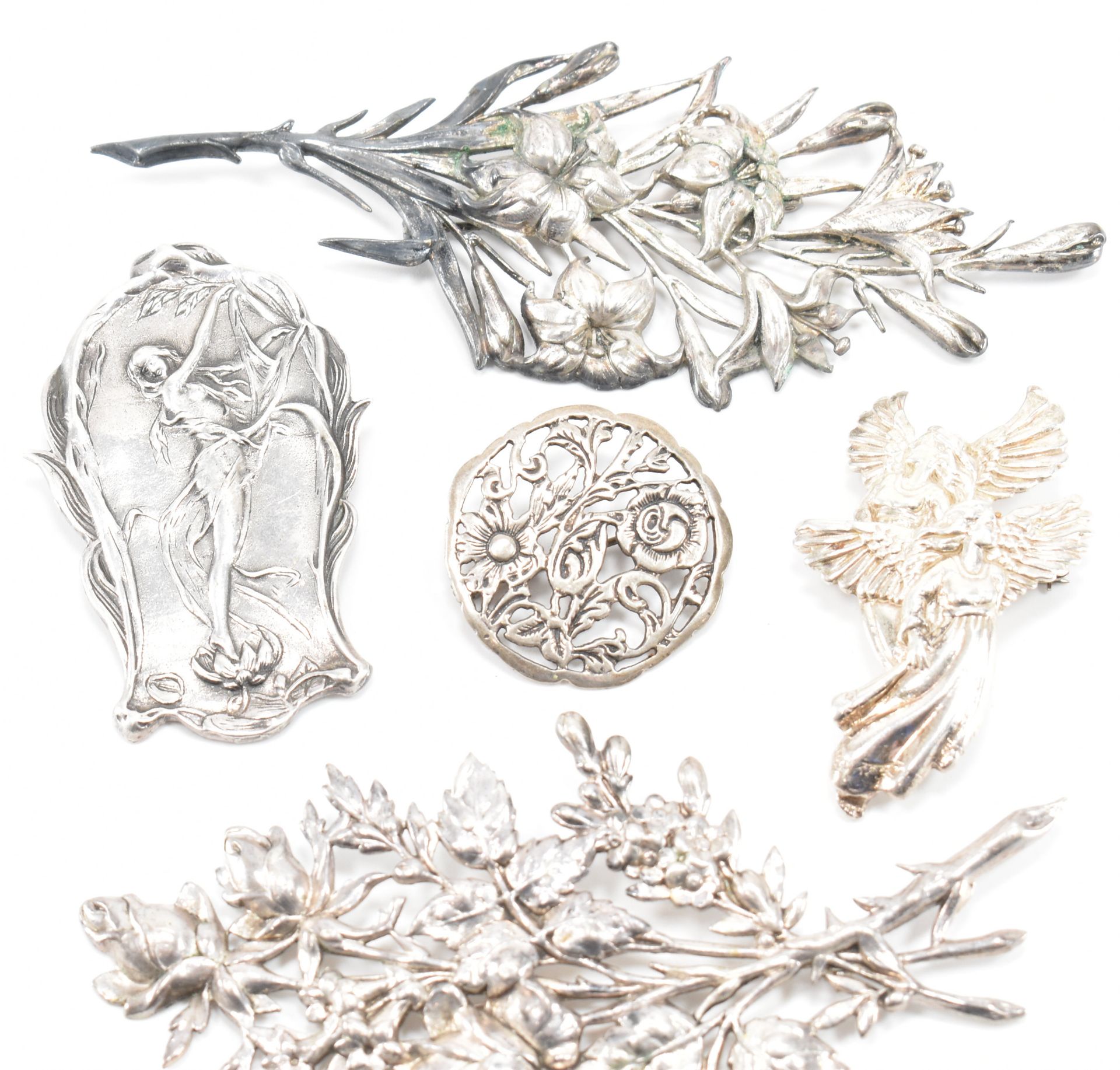 COLLECTION OF SILVER & WHITE METAL BROOCHES - Bild 3 aus 6