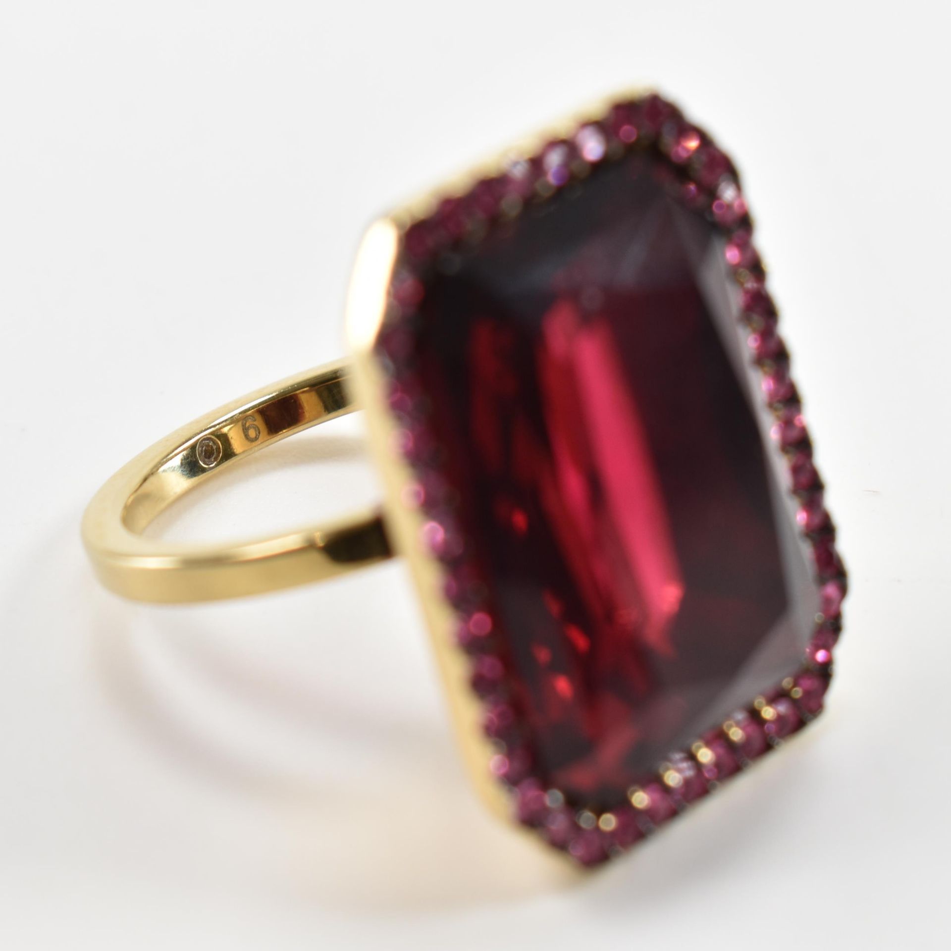 MICHAEL KORS RED STONE DRESS RING - Image 6 of 7