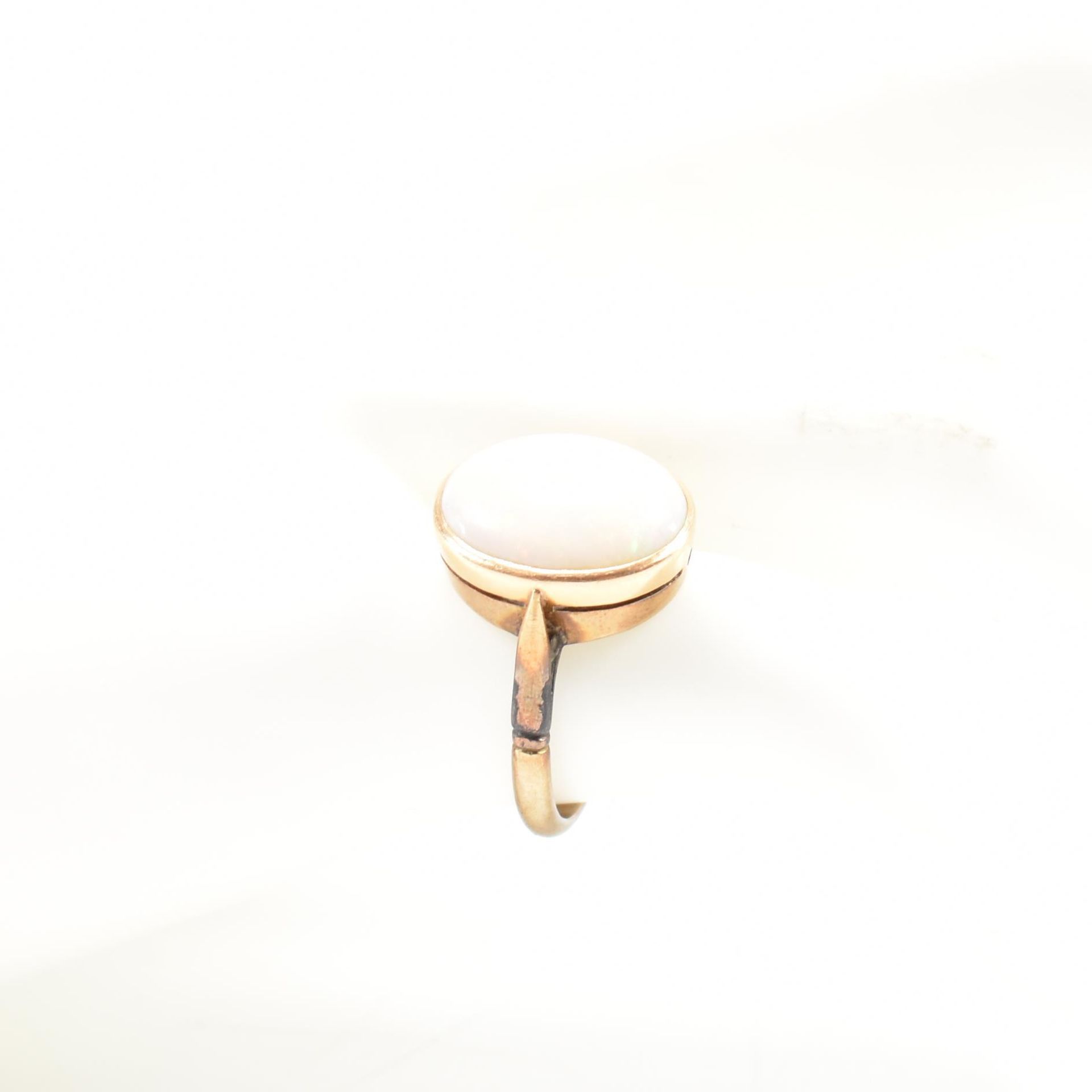 VINTAGE GOLD OPAL CABOCHON RING - Image 7 of 7