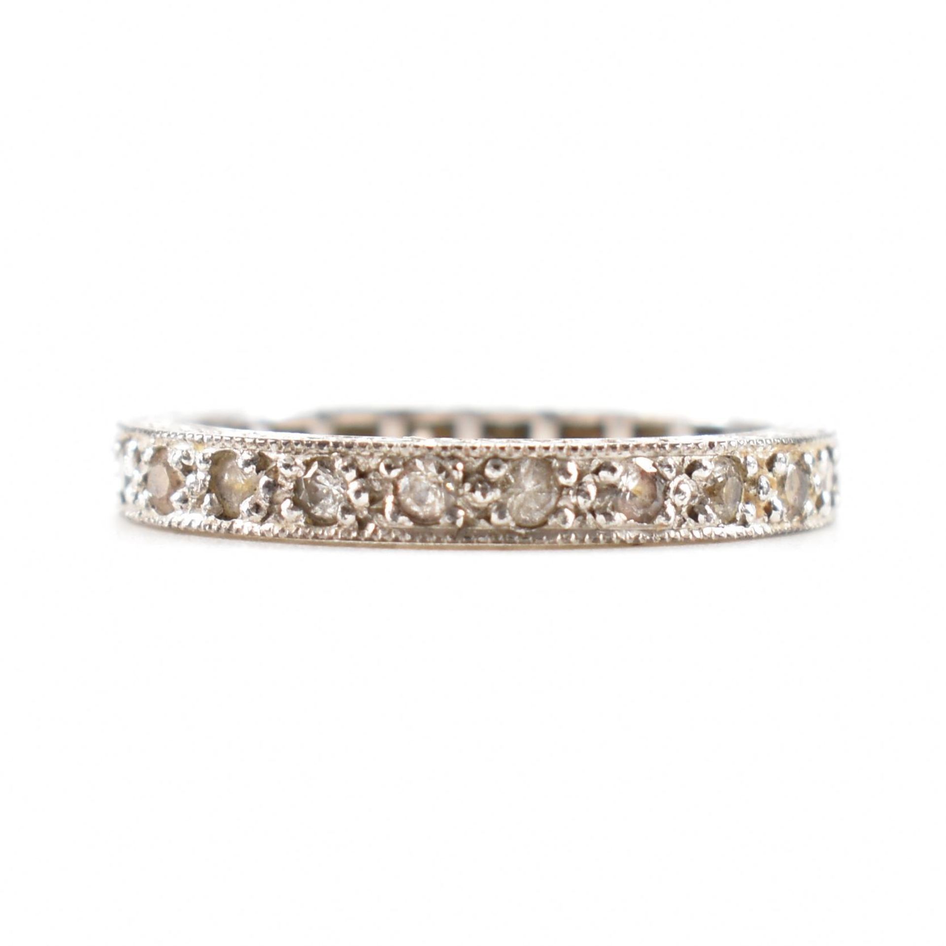 9CT WHITE GOLD ETERNITY RING - Bild 3 aus 6