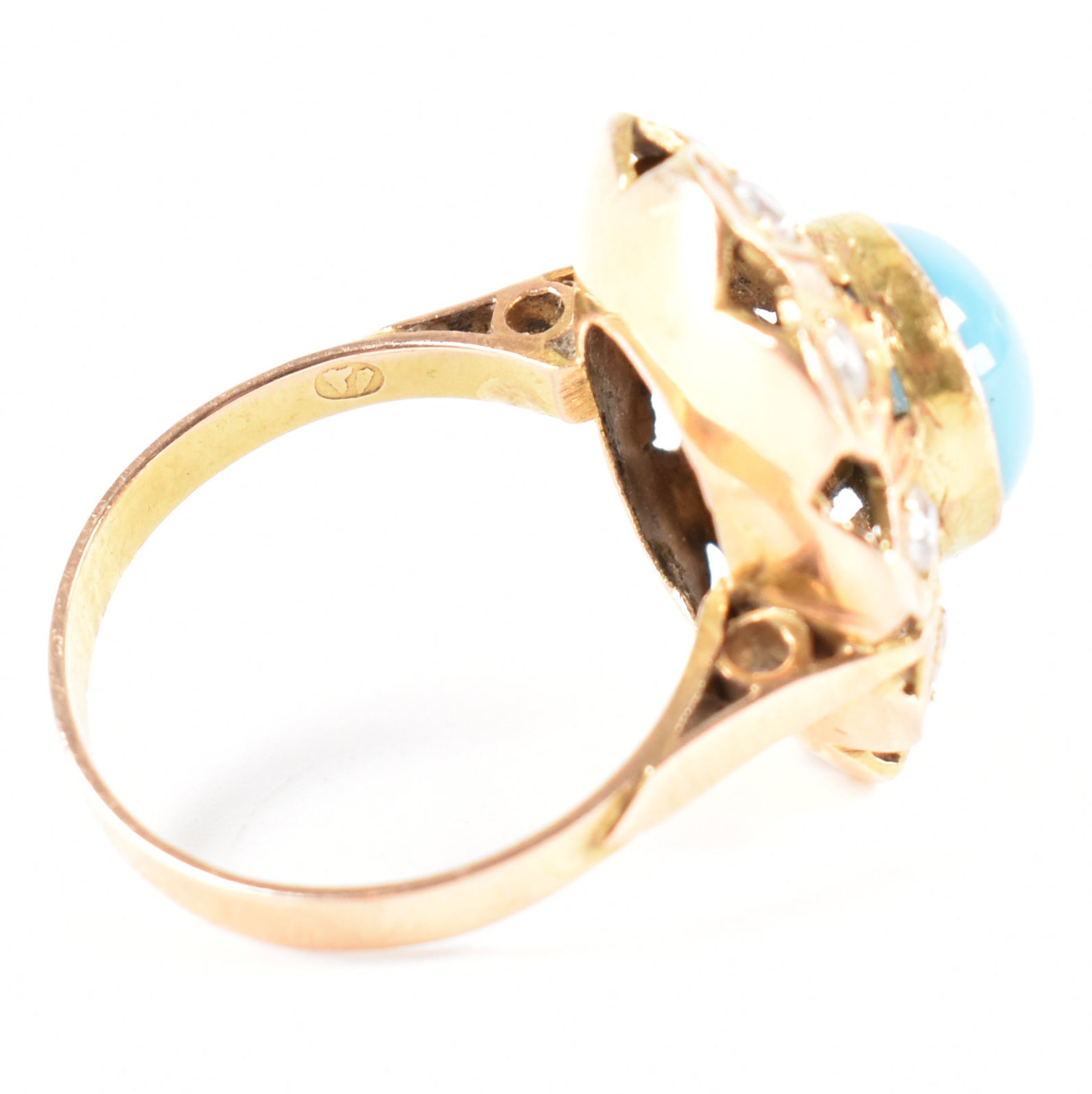 VINTAGE HIGH CARAT GOLD BLUE & WHITE STONE DRESS RING - Image 6 of 8