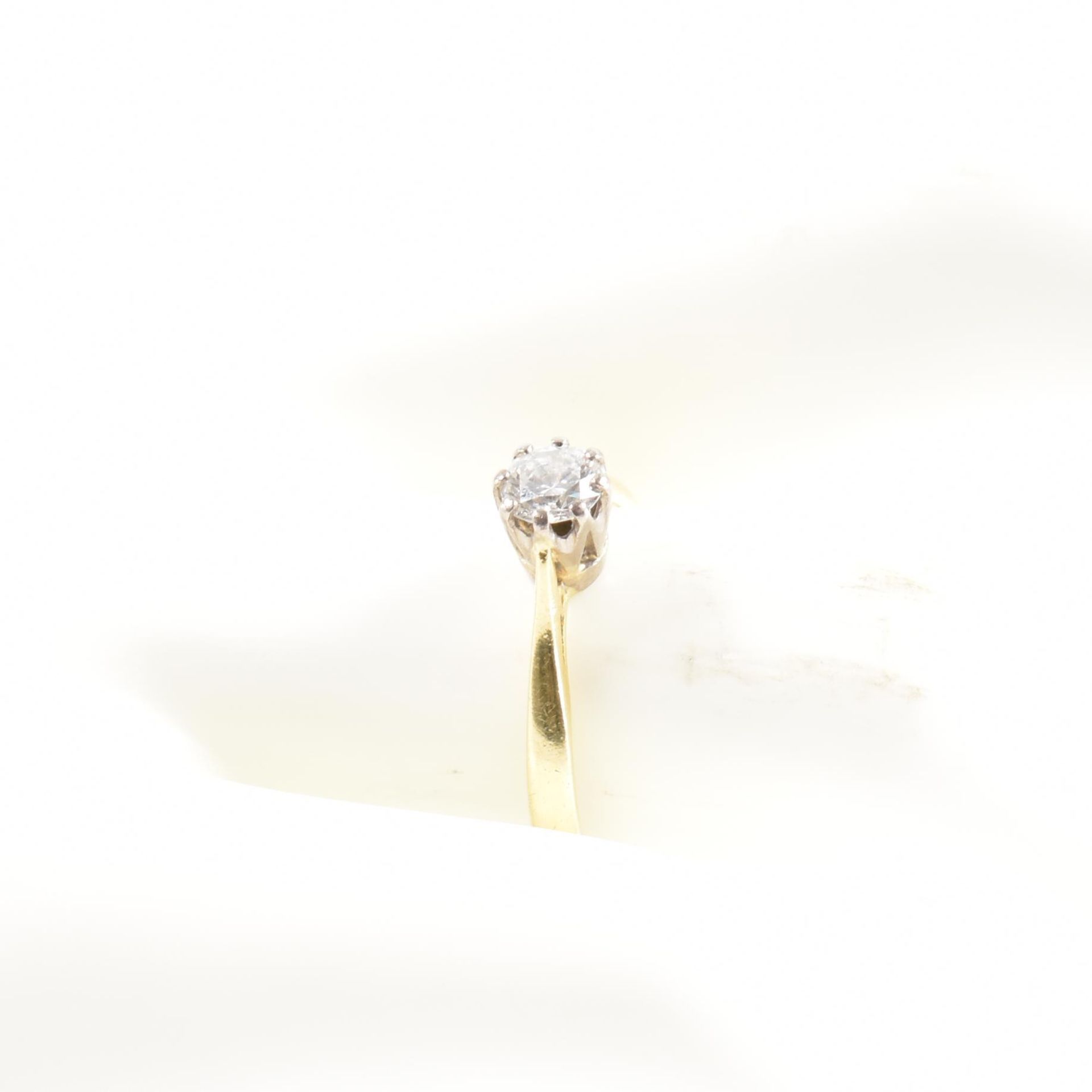HALLMARKED 18CT GOLD & DIAMOND SOLITAIRE RING - Image 9 of 9