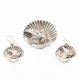 VICTORIAN ANTIQUE SILVER SHELL EARRING & BROOCH SUITE
