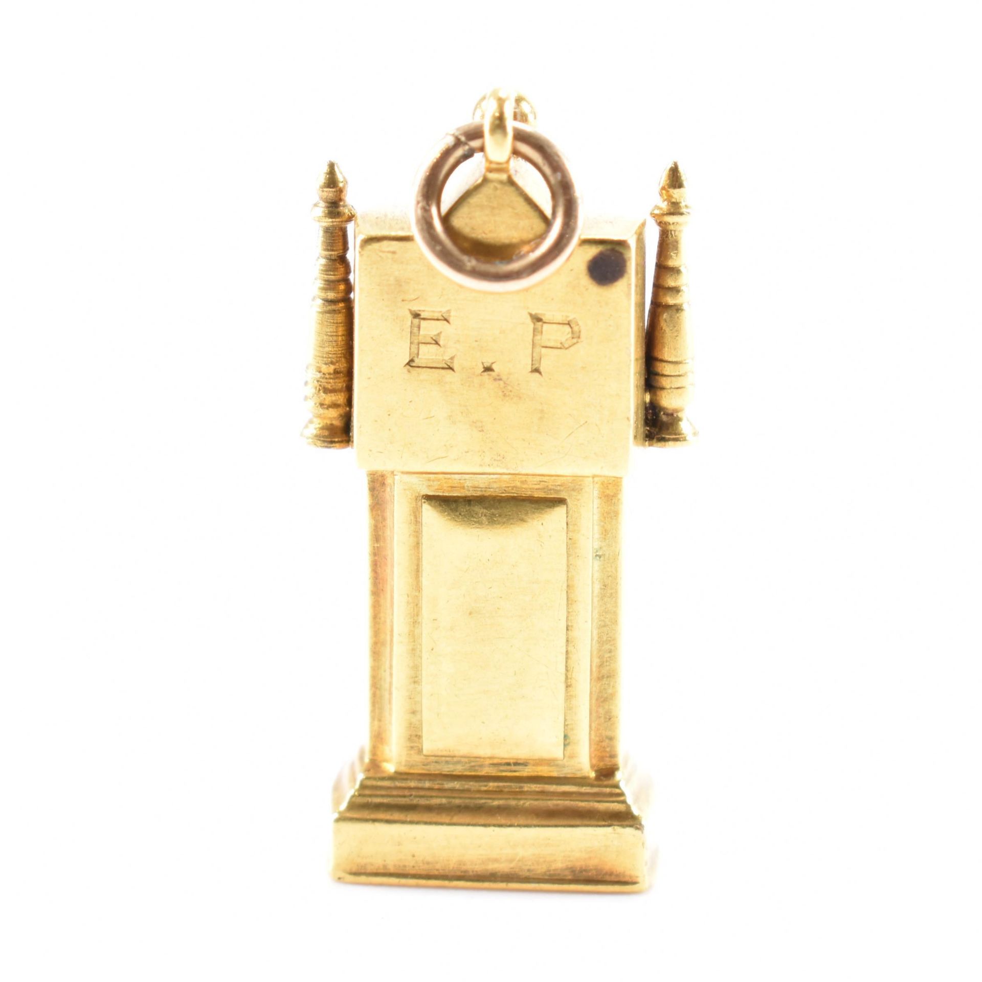 VINTAGE GOLD GRANDFATHER CLOCK CHARM - Image 3 of 6