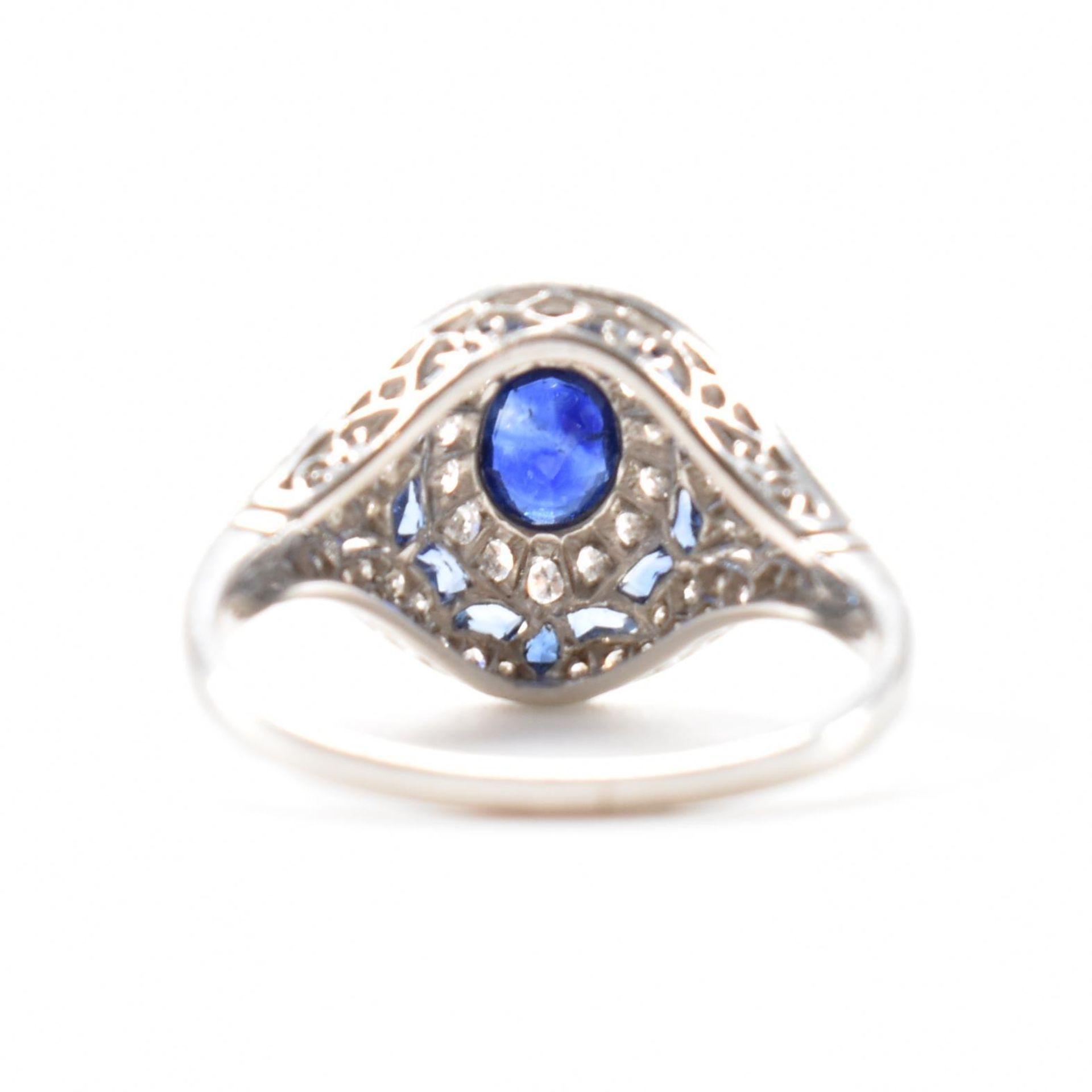 PLATINUM SAPPHIRE & DIAMOND RING - Image 4 of 7