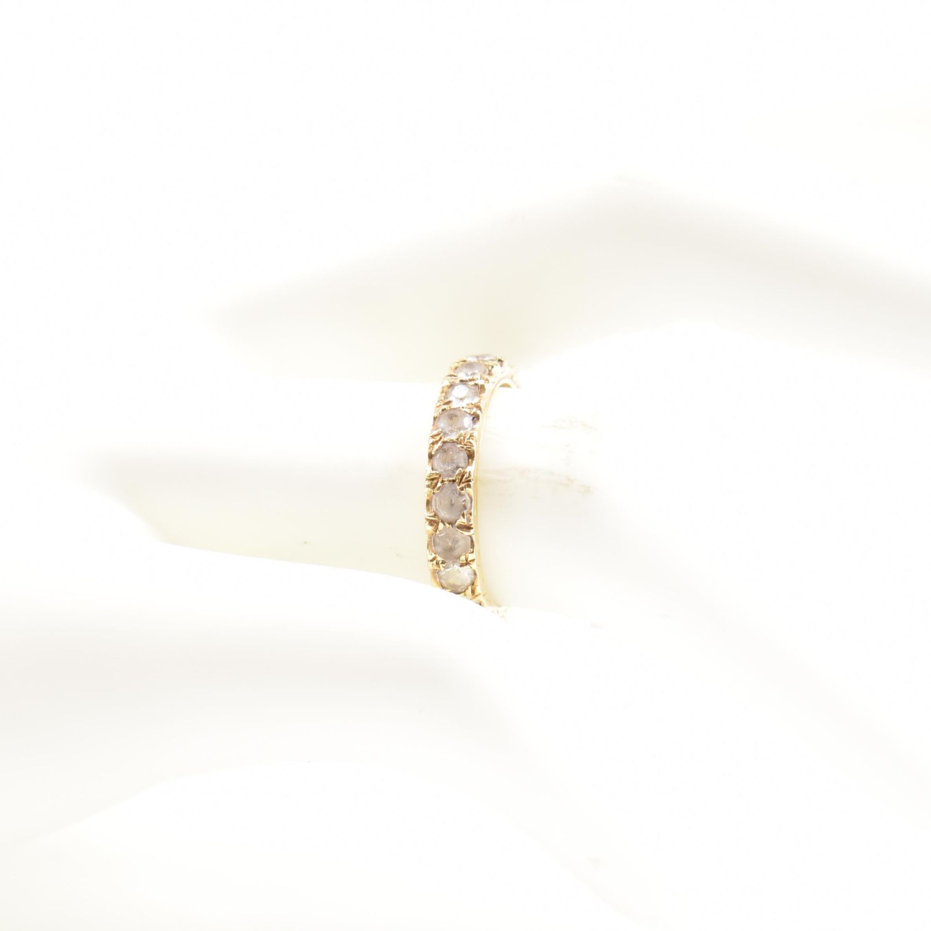 18CT GOLD ETERNITY RING - Image 6 of 6