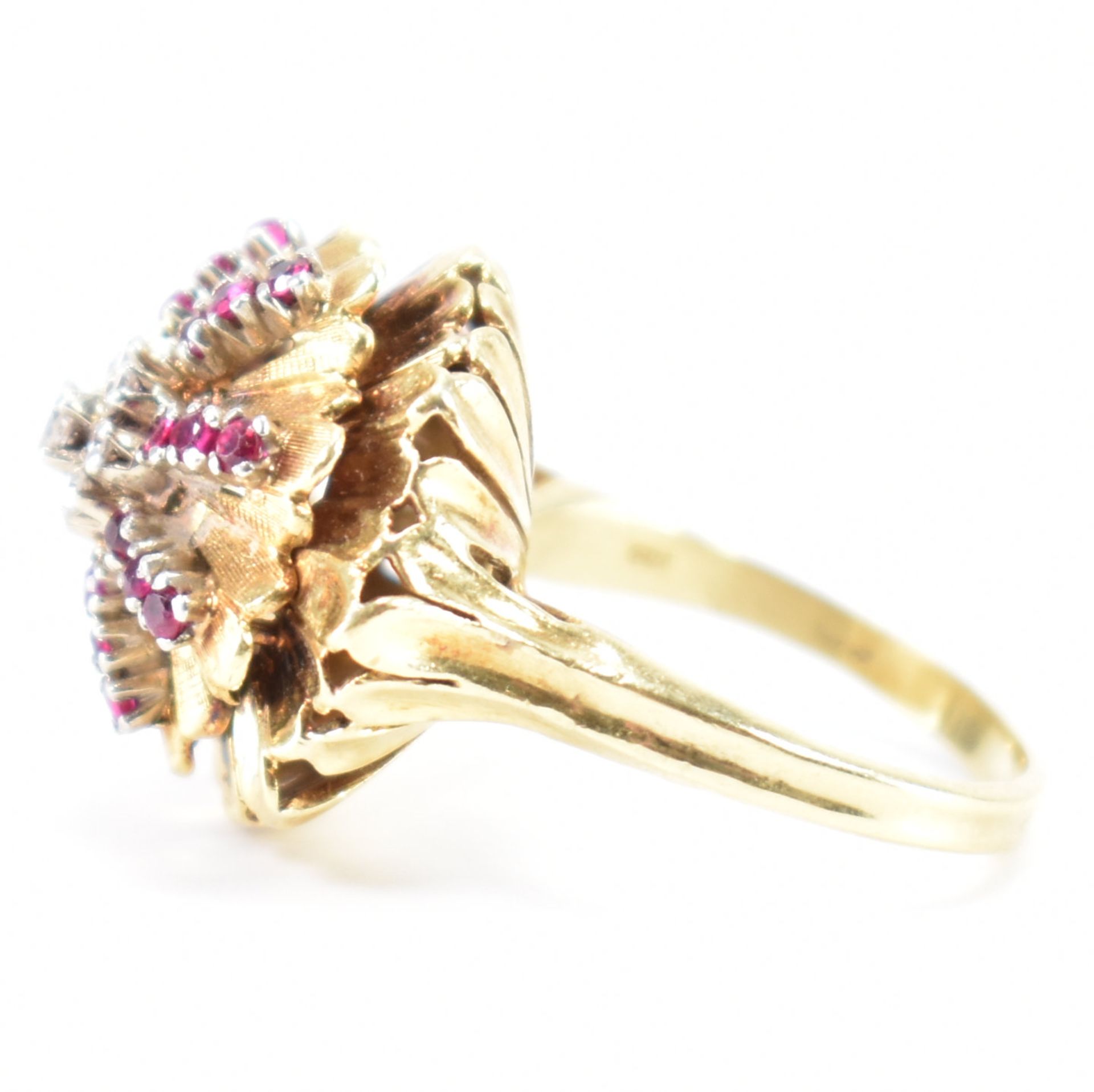 VINTAGE MID CENTURY DIAMOND & RUBY FLOWER RING - Image 2 of 9